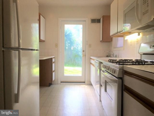 BRADLEY HILLS - Residential Lease