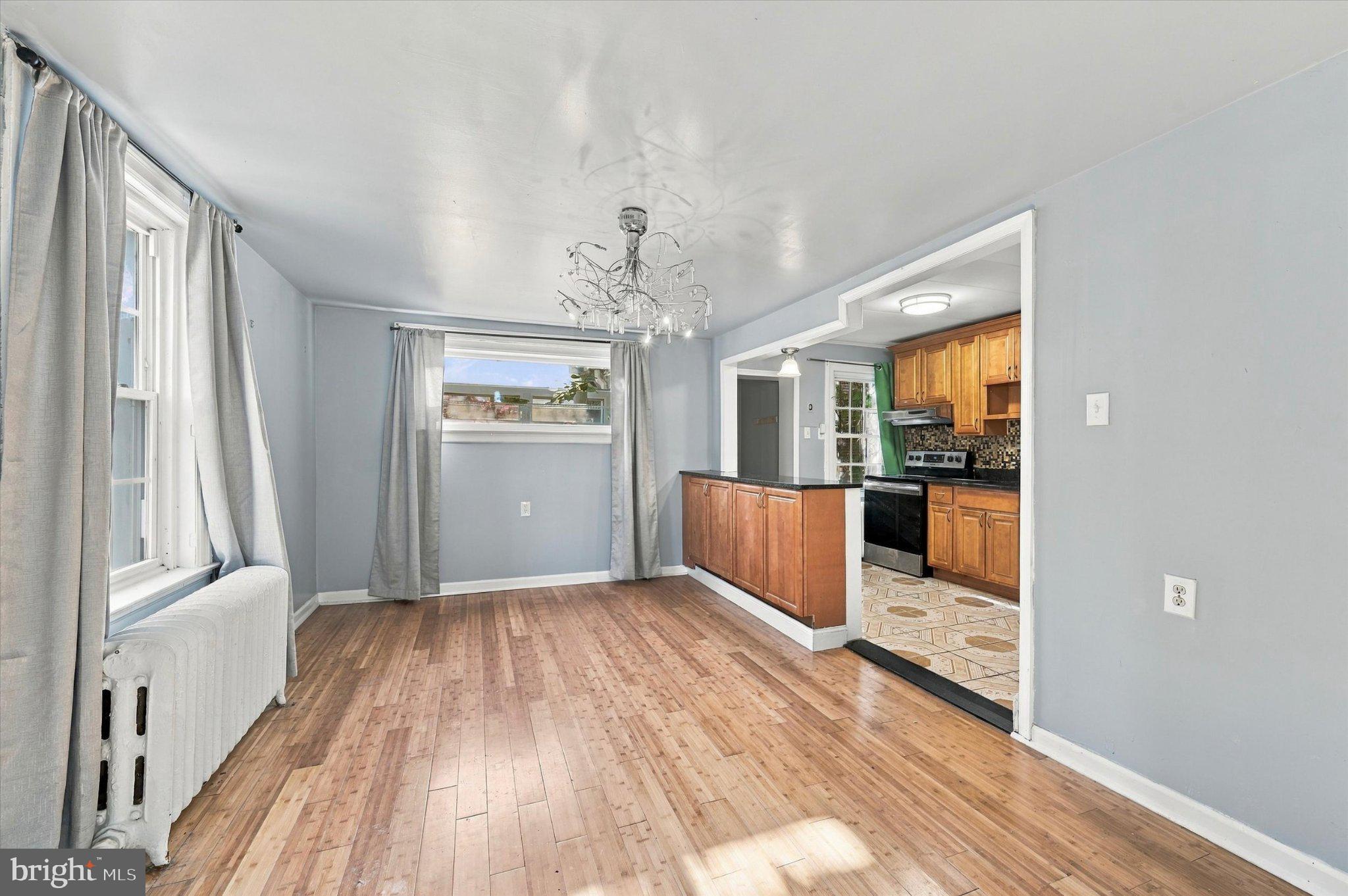 100 W WASHINGTON LANE