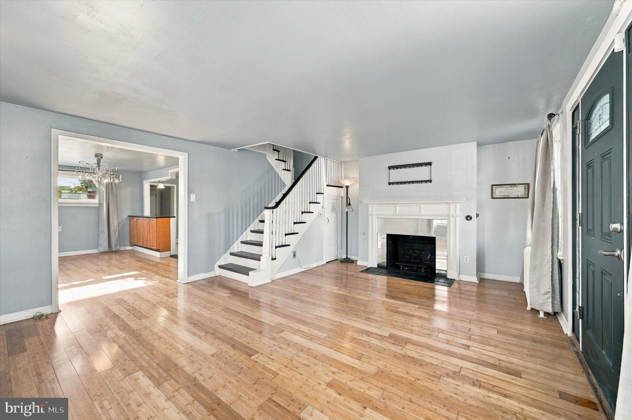 100 W WASHINGTON LANE
