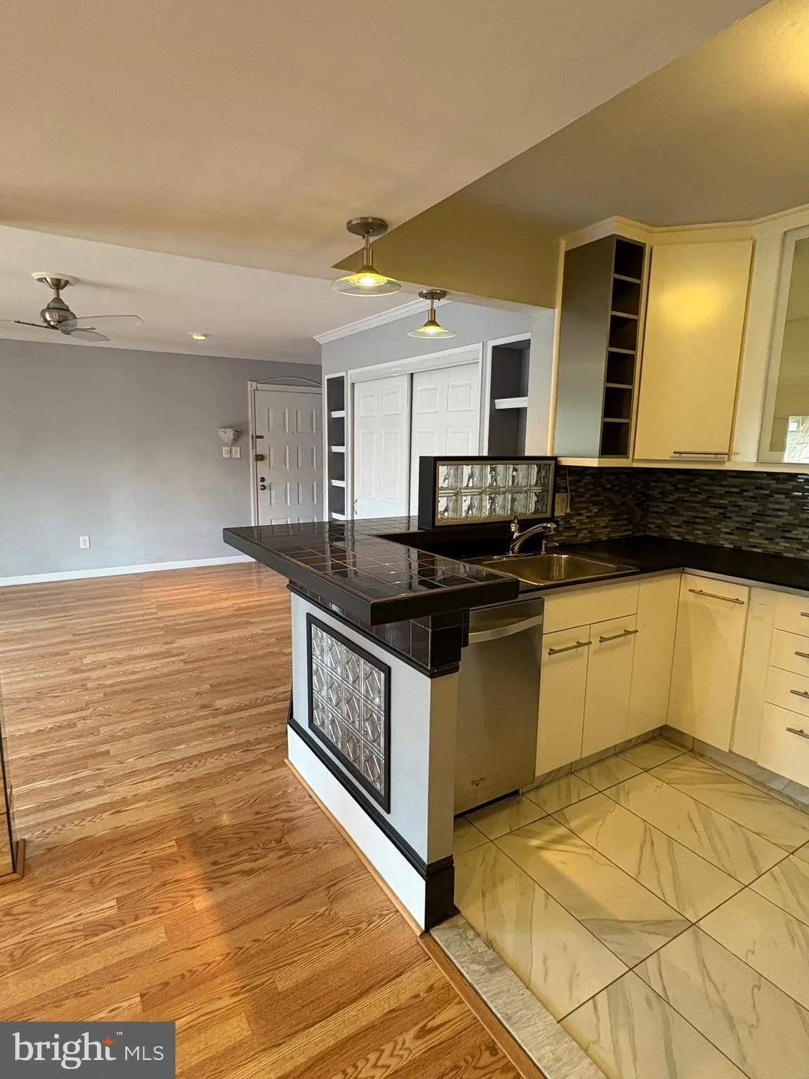 Maple Shade, New Jersey 08052, United States, 2 Bedrooms Bedrooms, ,2 BathroomsBathrooms,Residential,Active,93646