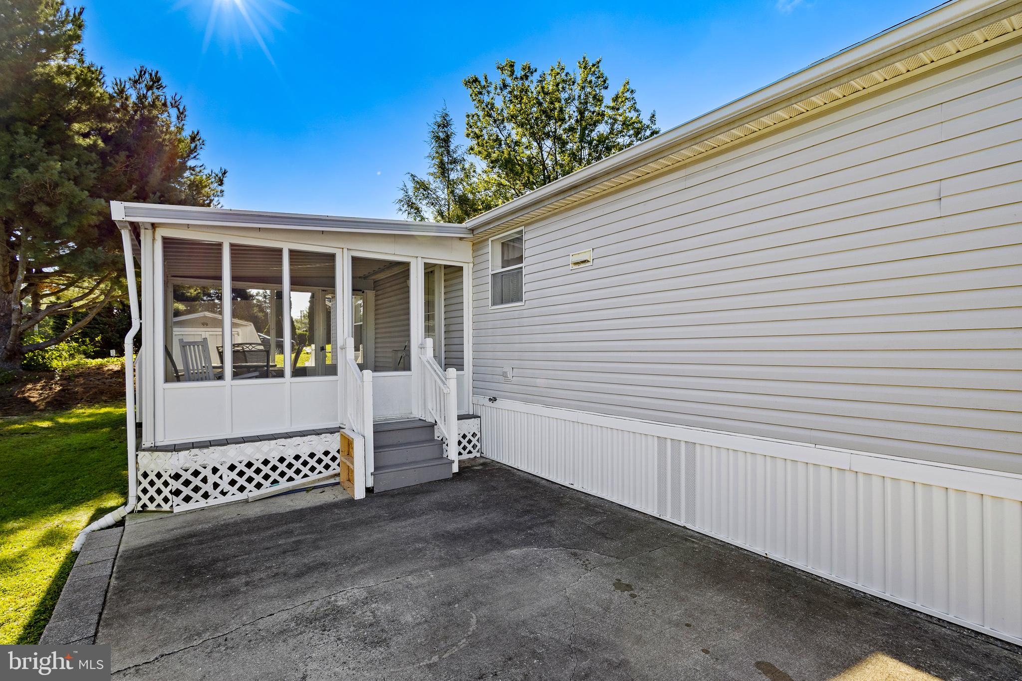 125 MOCKINGBIRD LANE