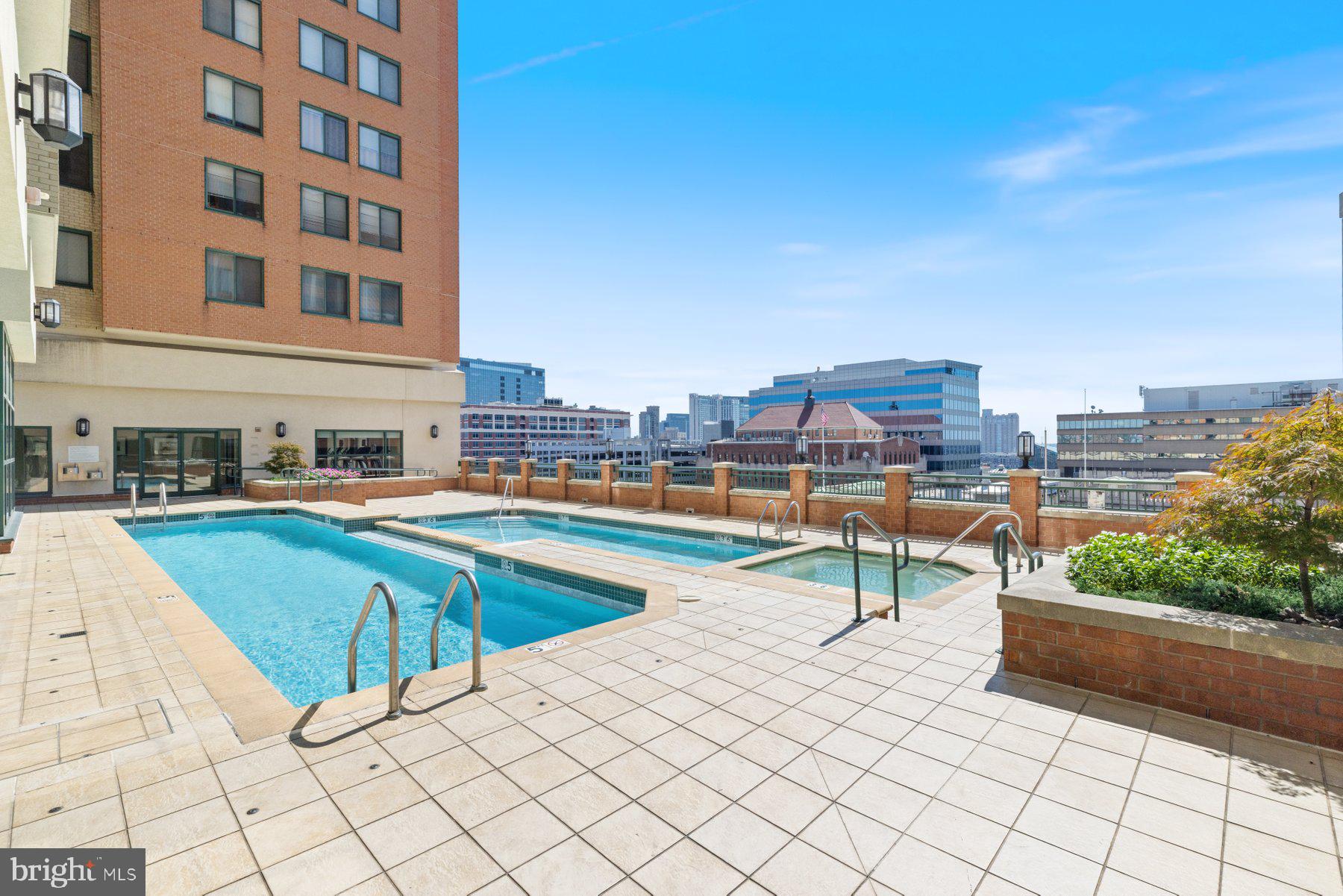 DOWNTOWN - Residential