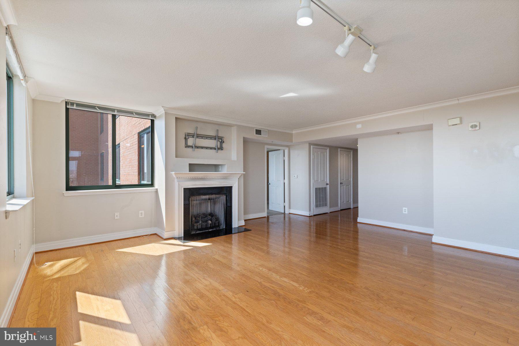 DOWNTOWN - Residential