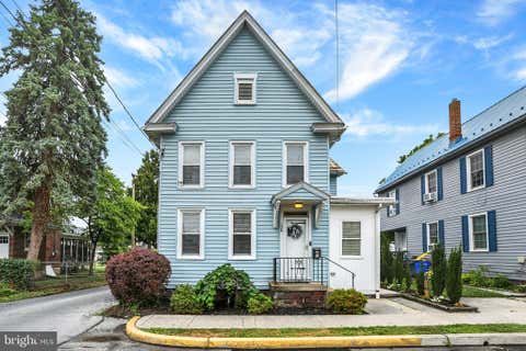 Homes For Sale - 128 E Emaus Street<br/> MIDDLETOWN, PA 17057