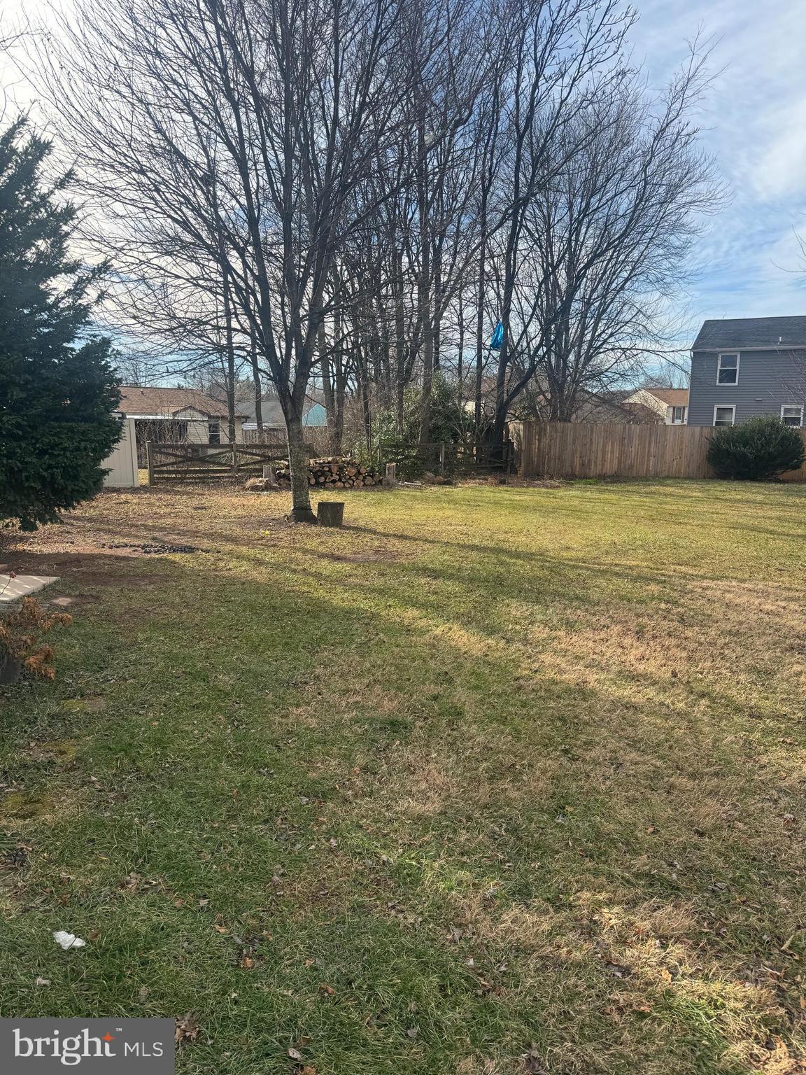 HILLCREST ORCHARDS - Residential Lease