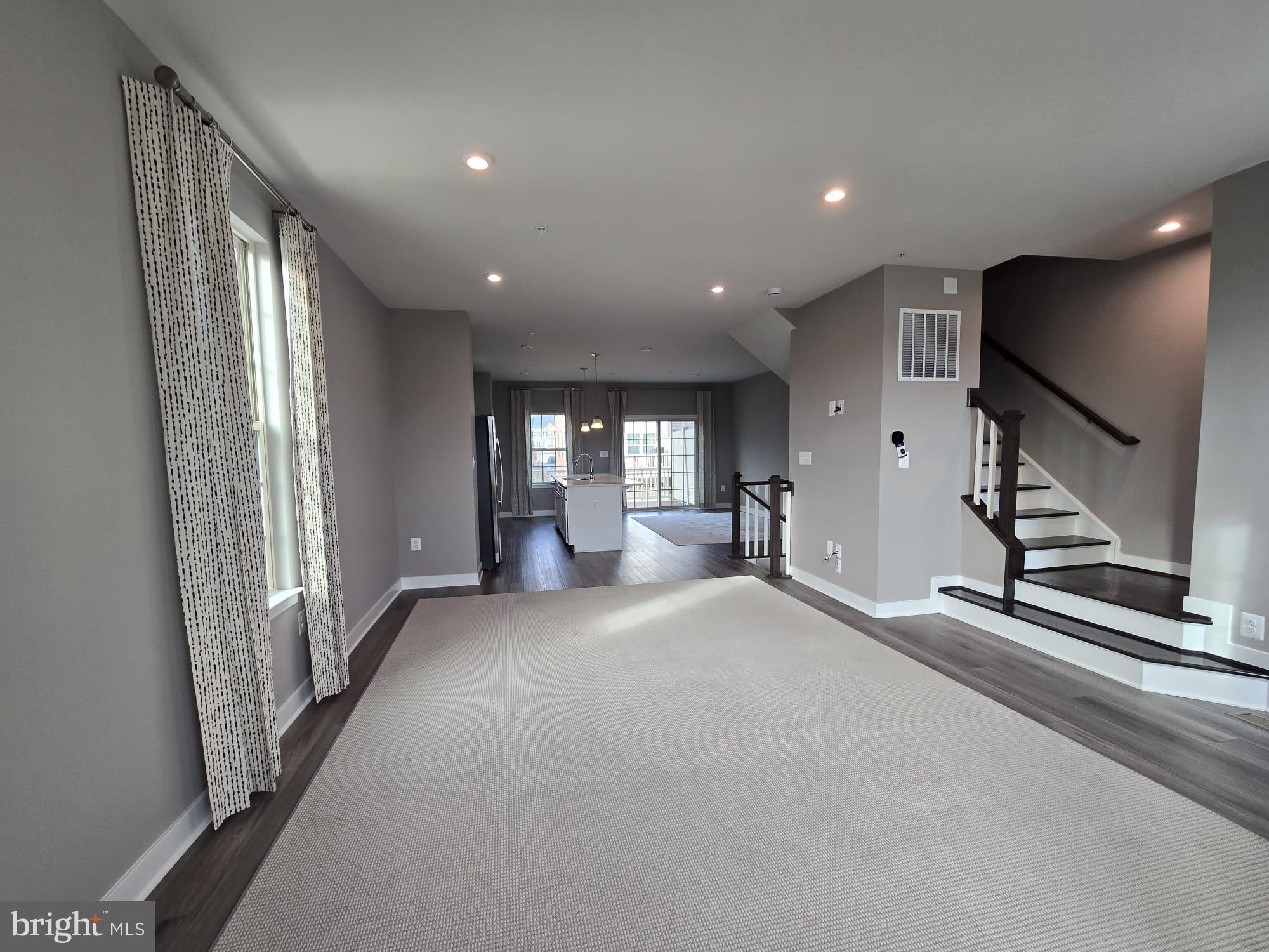 TIMOTHY BRANCH TOWNS - Residential Lease