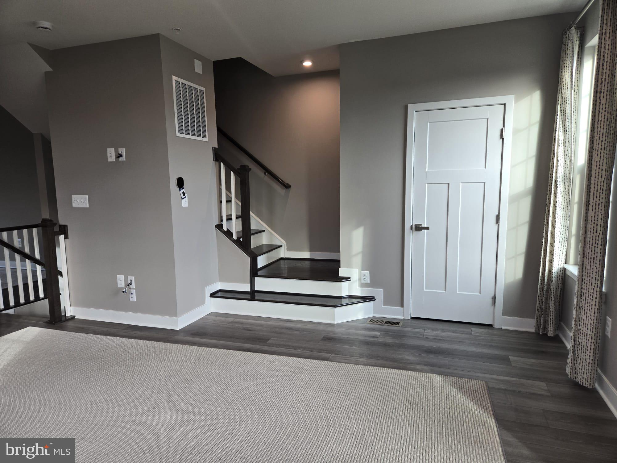 TIMOTHY BRANCH TOWNS - Residential Lease