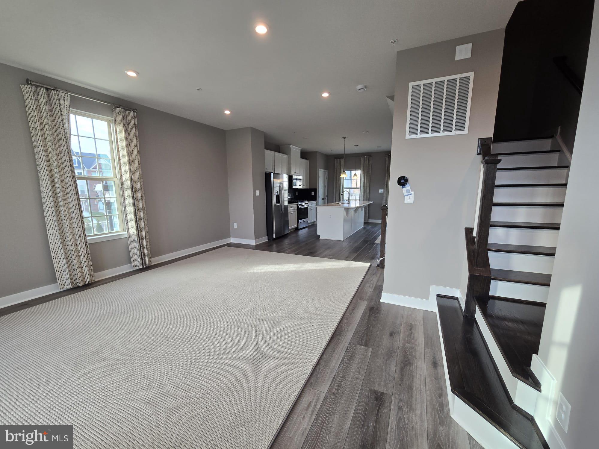 TIMOTHY BRANCH TOWNS - Residential Lease