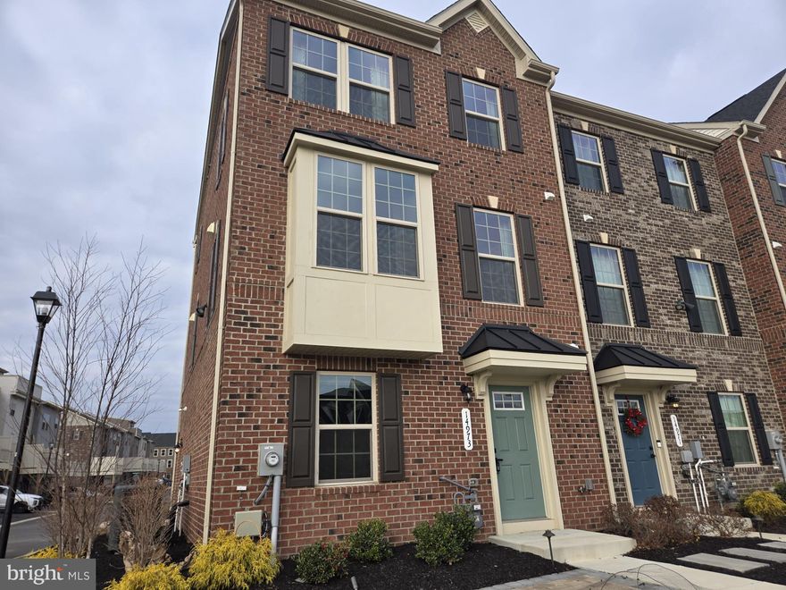 FOR RENT – MOVE-IN READY!
Beautiful end-unit townhome located in the desirable Timothy Branch Towns community. This spacious home offers 2,171 sq. ft. of well-designed living space, blending modern style with everyday comfort.

The open floor plan seamlessly connects the family room, dining area, and gourmet kitchen—ideal for both entertaining and daily living. The home features three generously sized bedrooms, including a luxurious primary suite with a spa-inspired bathroom offering both a soaking tub and a separate stall shower. Each bathroom is elegantly designed to provide a relaxing retreat.

A fully finished basement adds versatile living space, perfect for a home theater, gym, office, or play area. Plush carpeting in the bedrooms and durable luxury vinyl plank flooring in the main living areas provide both comfort and style. Step outside to a charming deck, ideal for morning coffee or evening gatherings.

Residents enjoy access to a community pool and clubhouse, with the home conveniently located just minutes from local amenities, shopping centers, commuter lots, and transportation options.