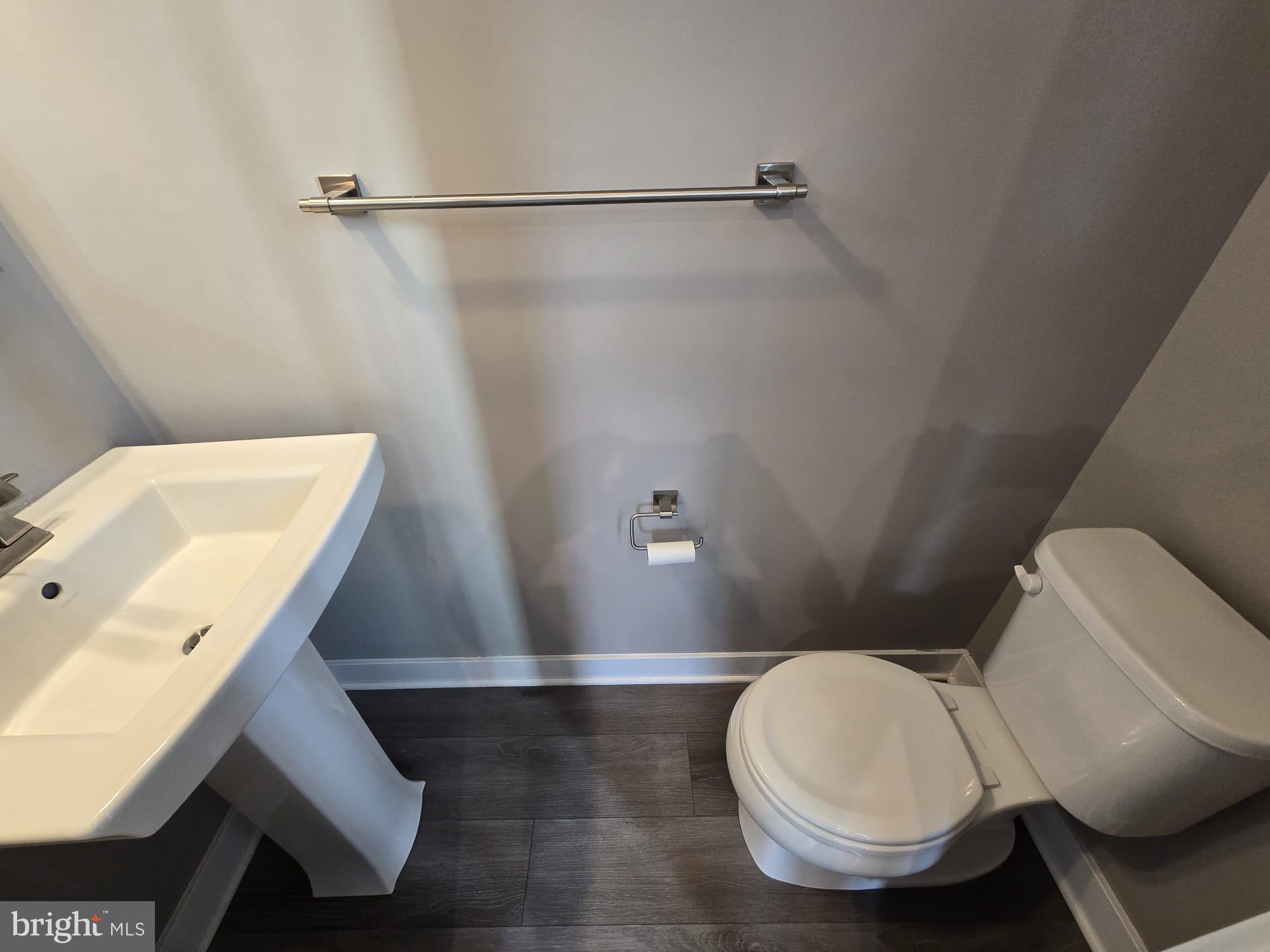 TIMOTHY BRANCH TOWNS - Residential Lease