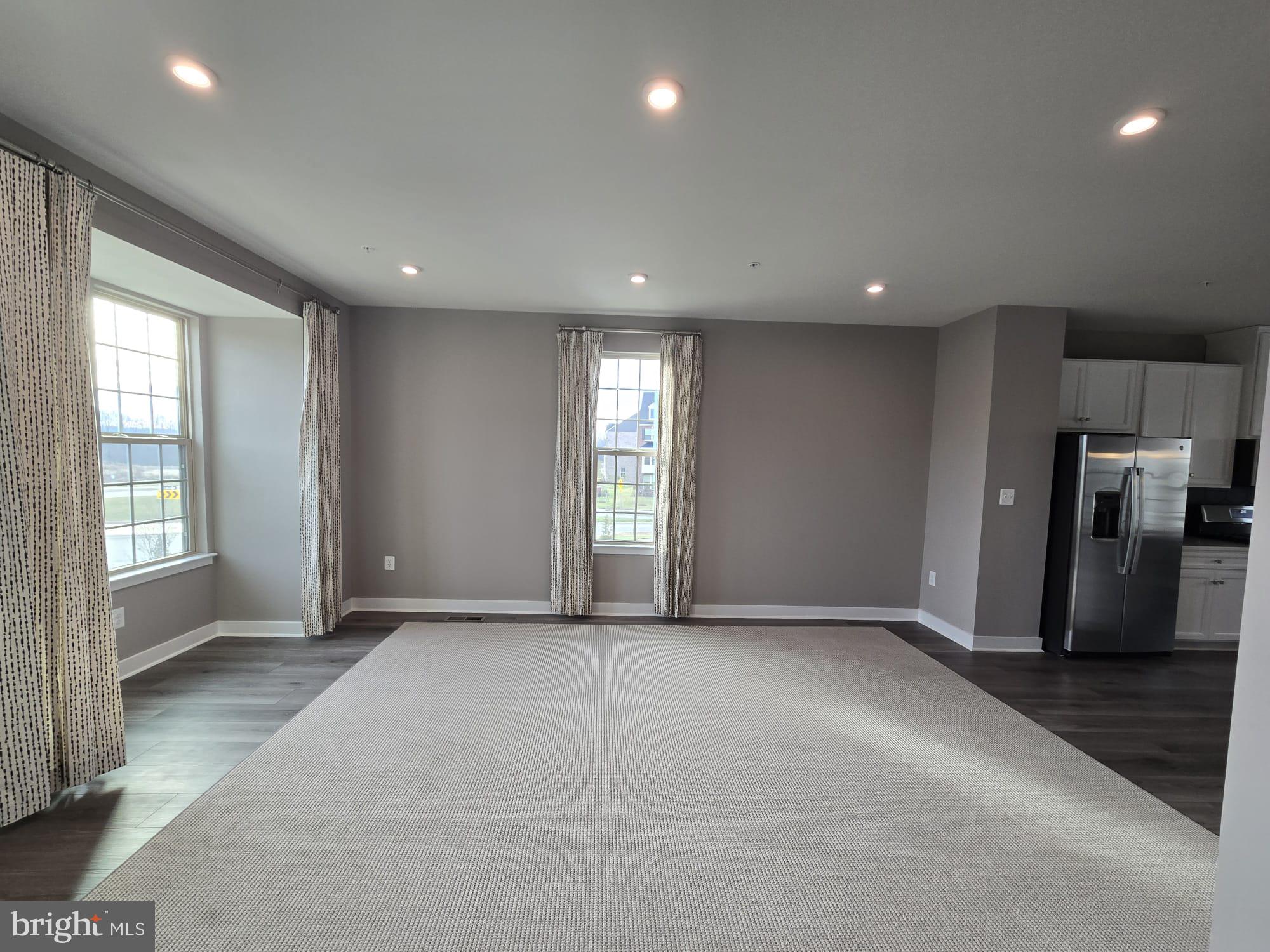 TIMOTHY BRANCH TOWNS - Residential Lease