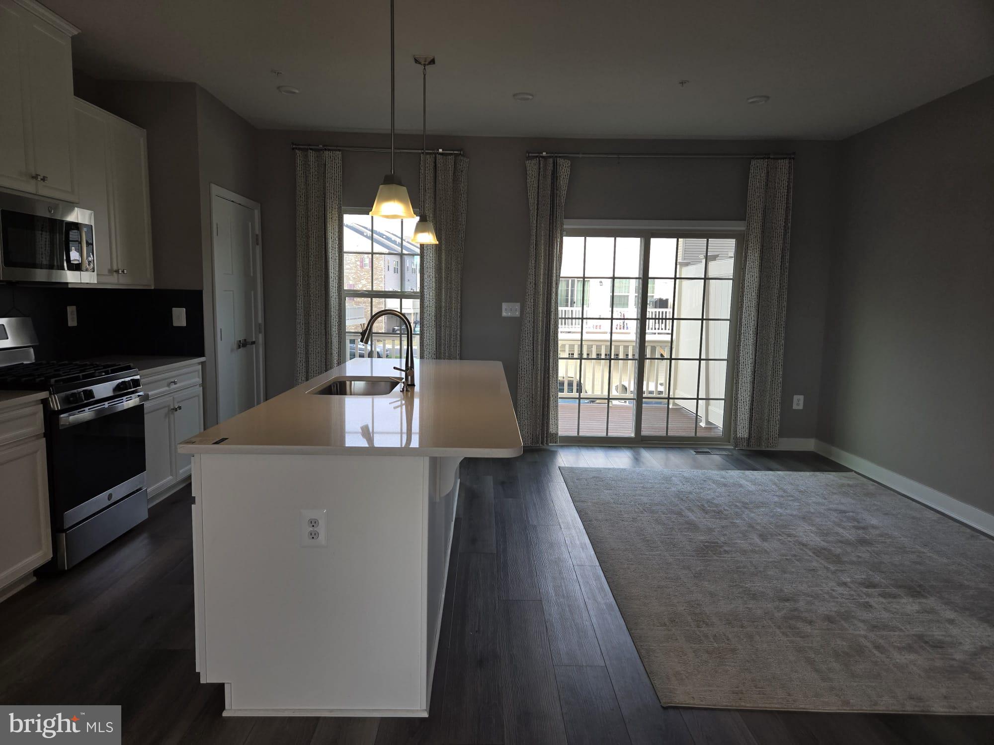 TIMOTHY BRANCH TOWNS - Residential Lease