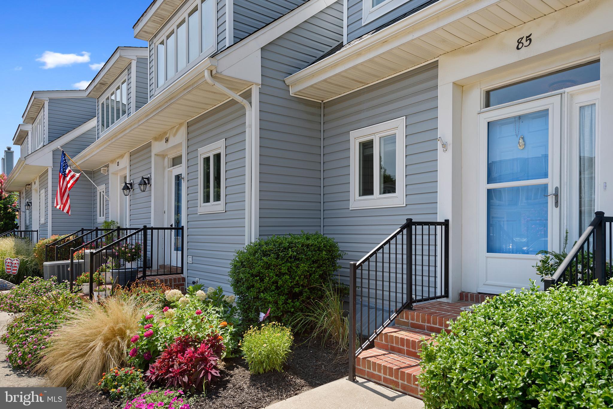 85 HENLOPEN GDNS