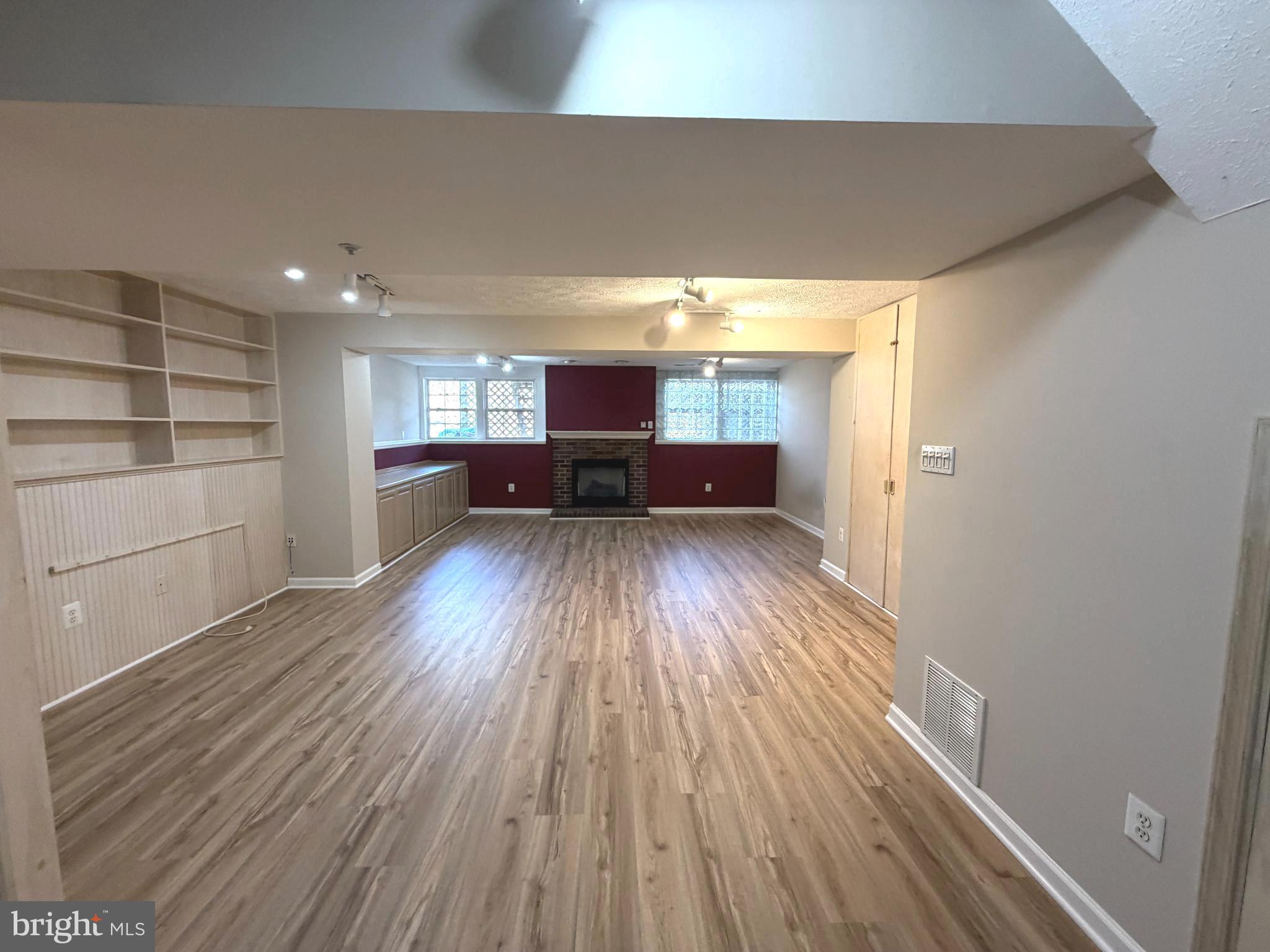 DEARBOUGHT - Residential