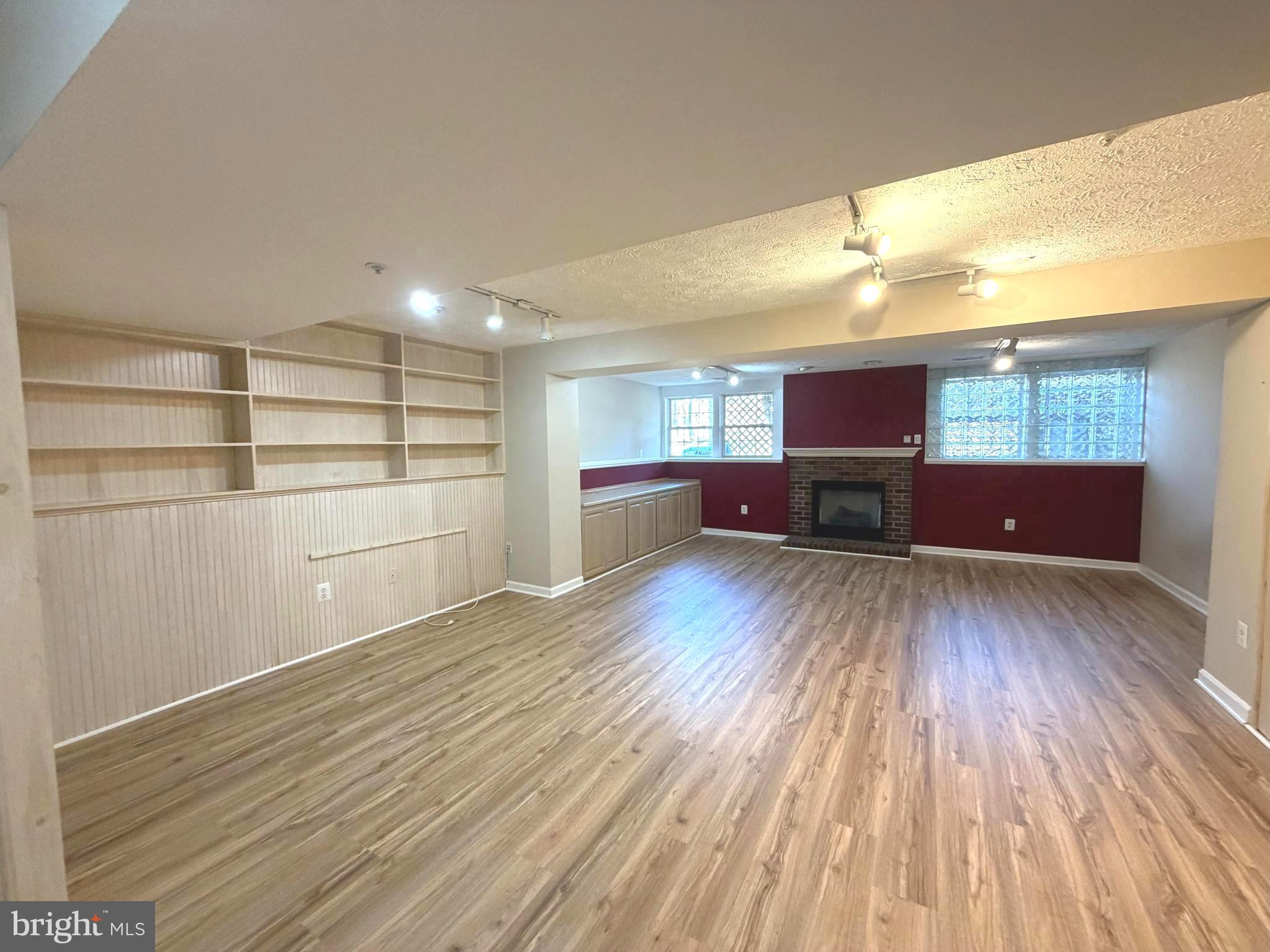 DEARBOUGHT - Residential