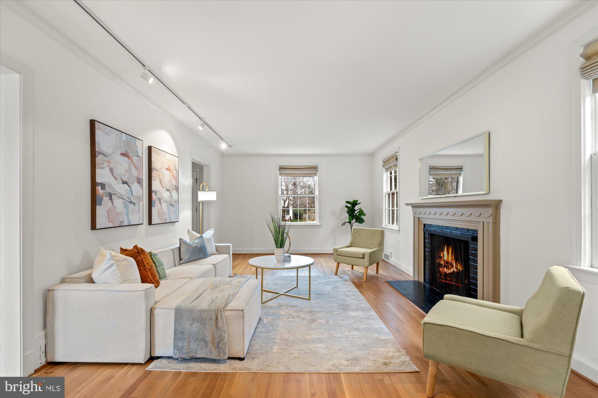 3268 CHESTNUT STREET NW