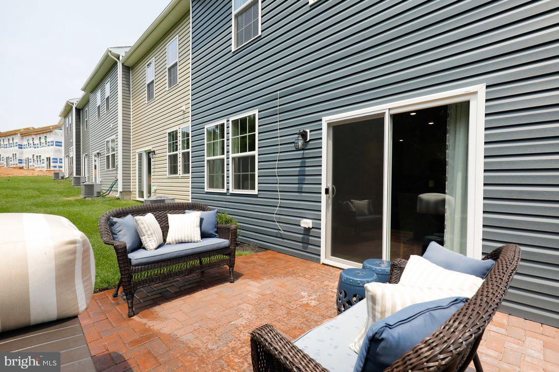 LOCUST RUN - Residential