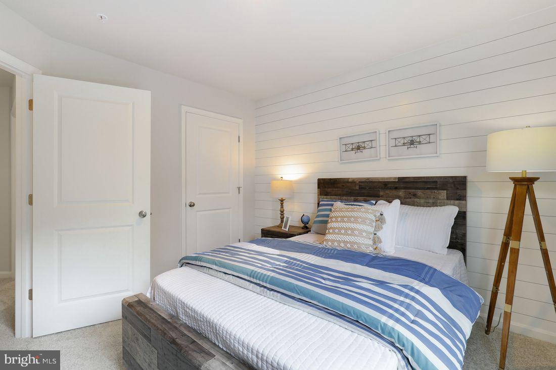 LOCUST RUN - Residential