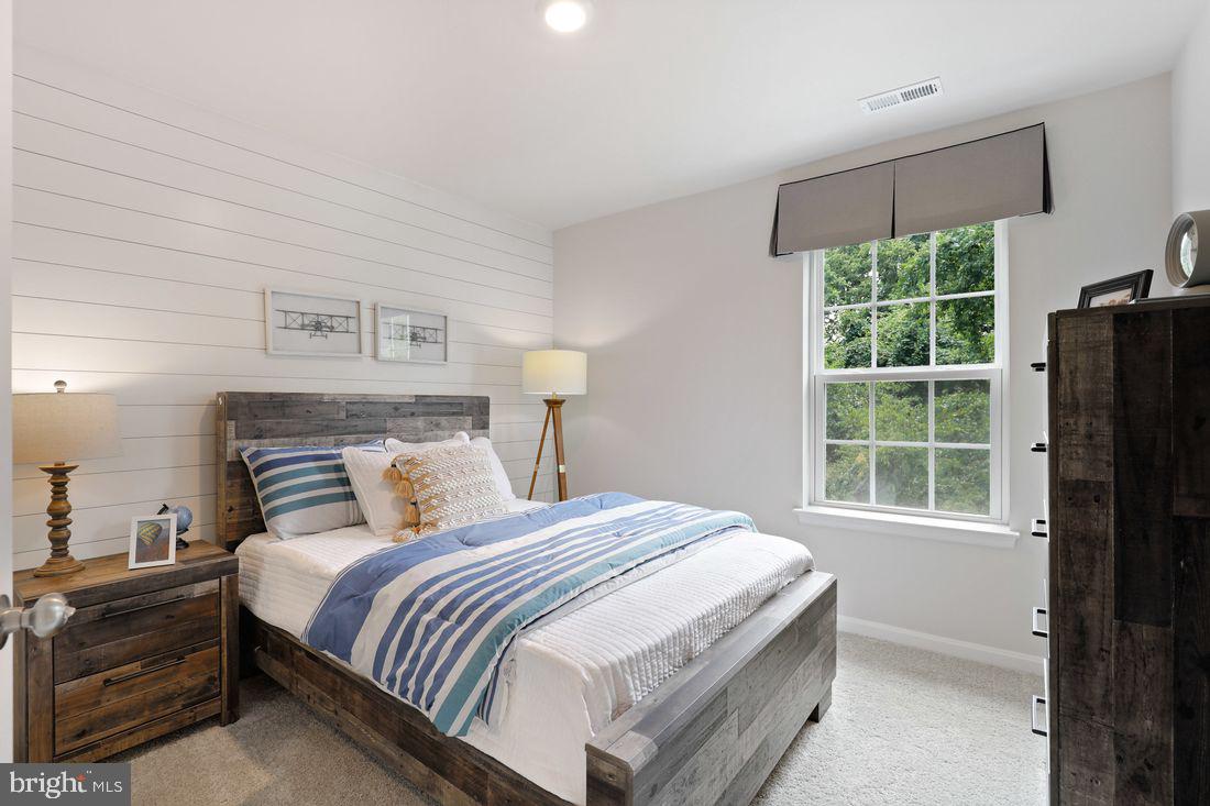 LOCUST RUN - Residential