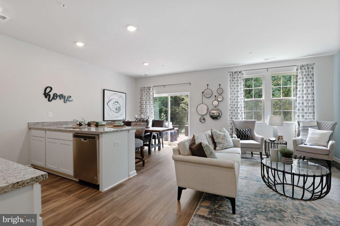 LOCUST RUN - Residential