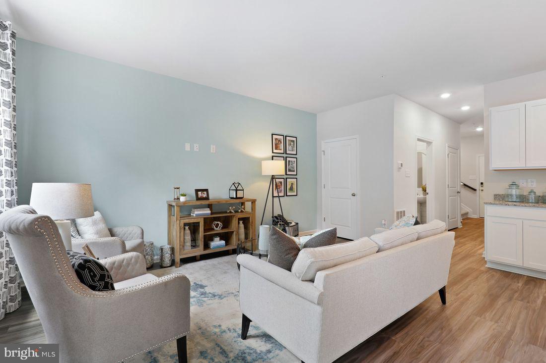 LOCUST RUN - Residential