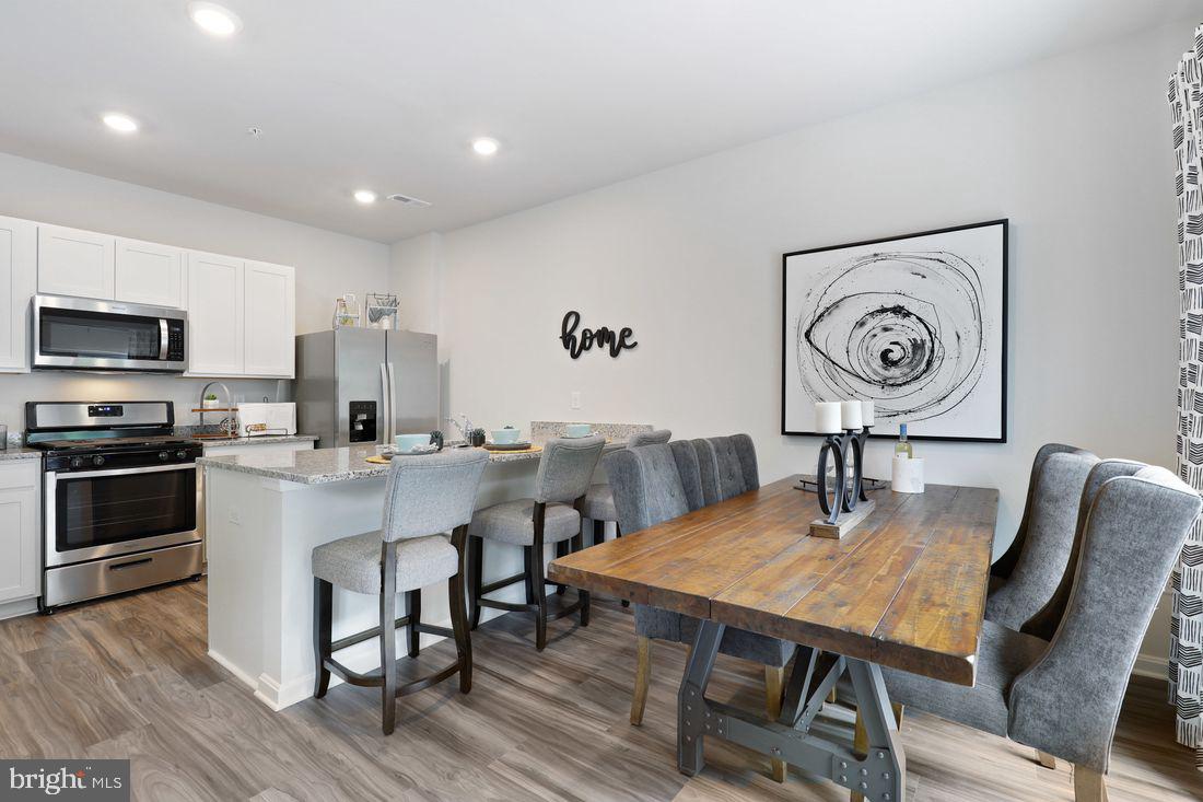 LOCUST RUN - Residential