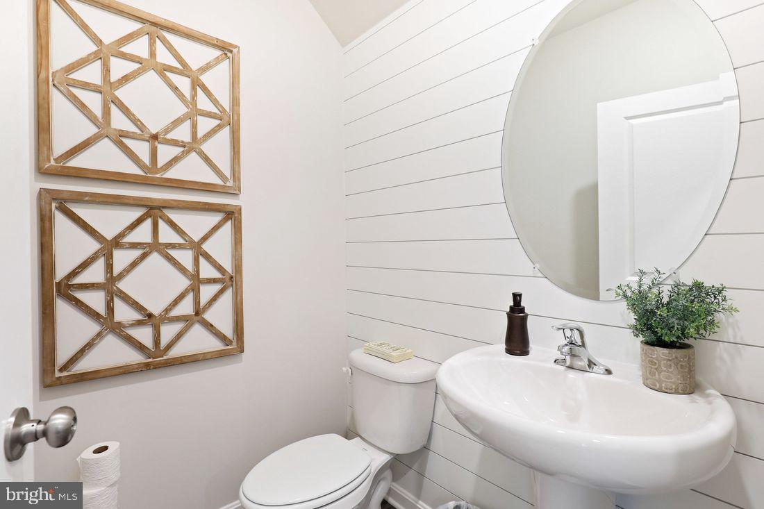 LOCUST RUN - Residential