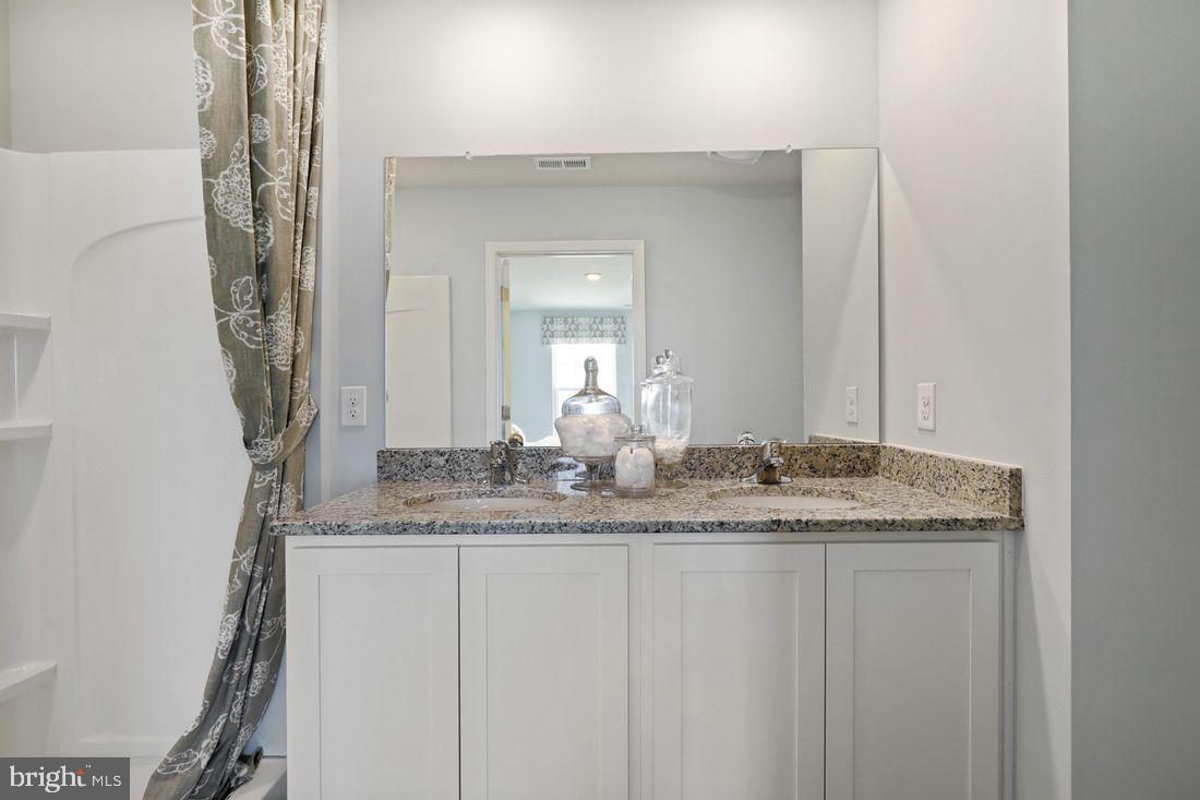 LOCUST RUN - Residential