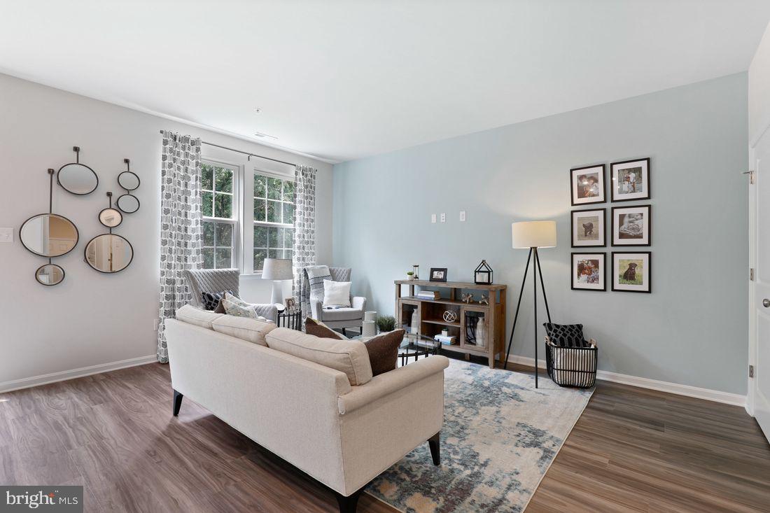 LOCUST RUN - Residential