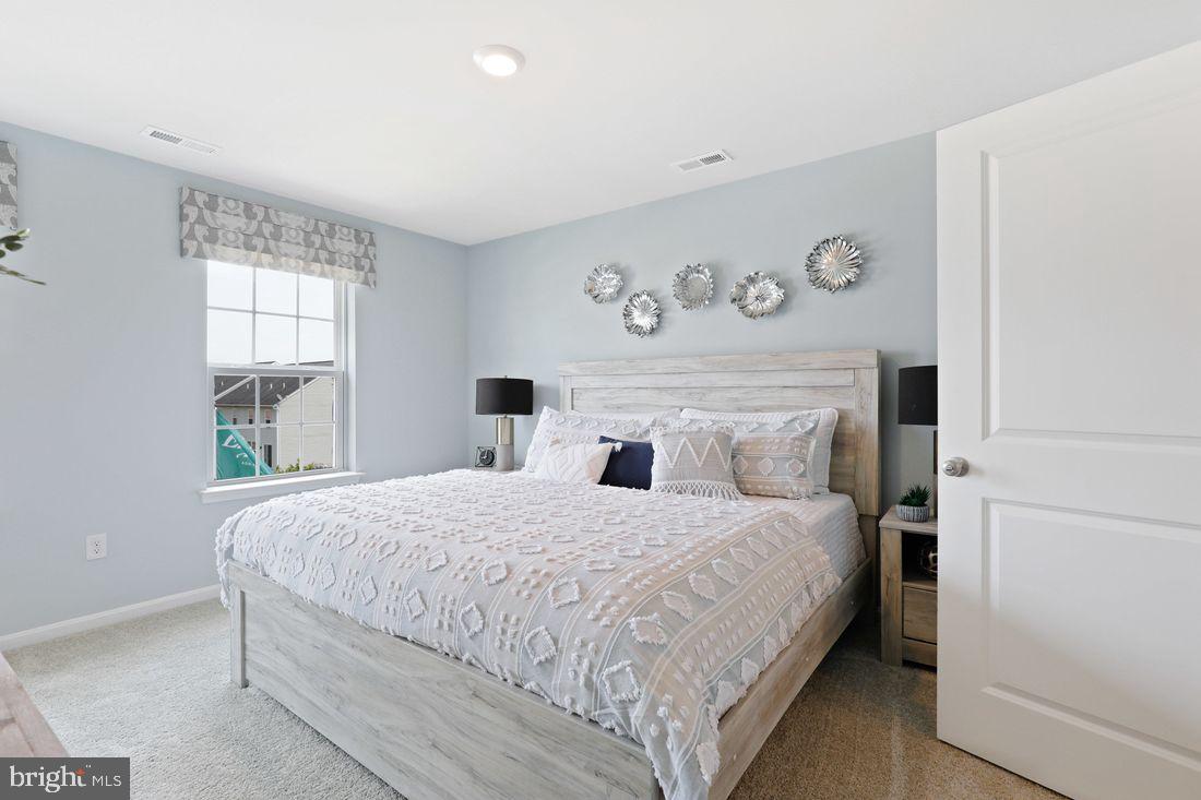 LOCUST RUN - Residential