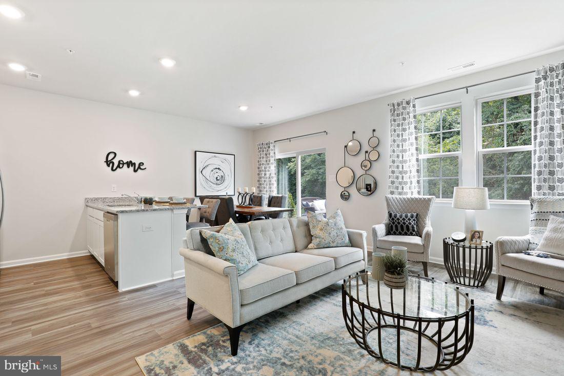 LOCUST RUN - Residential