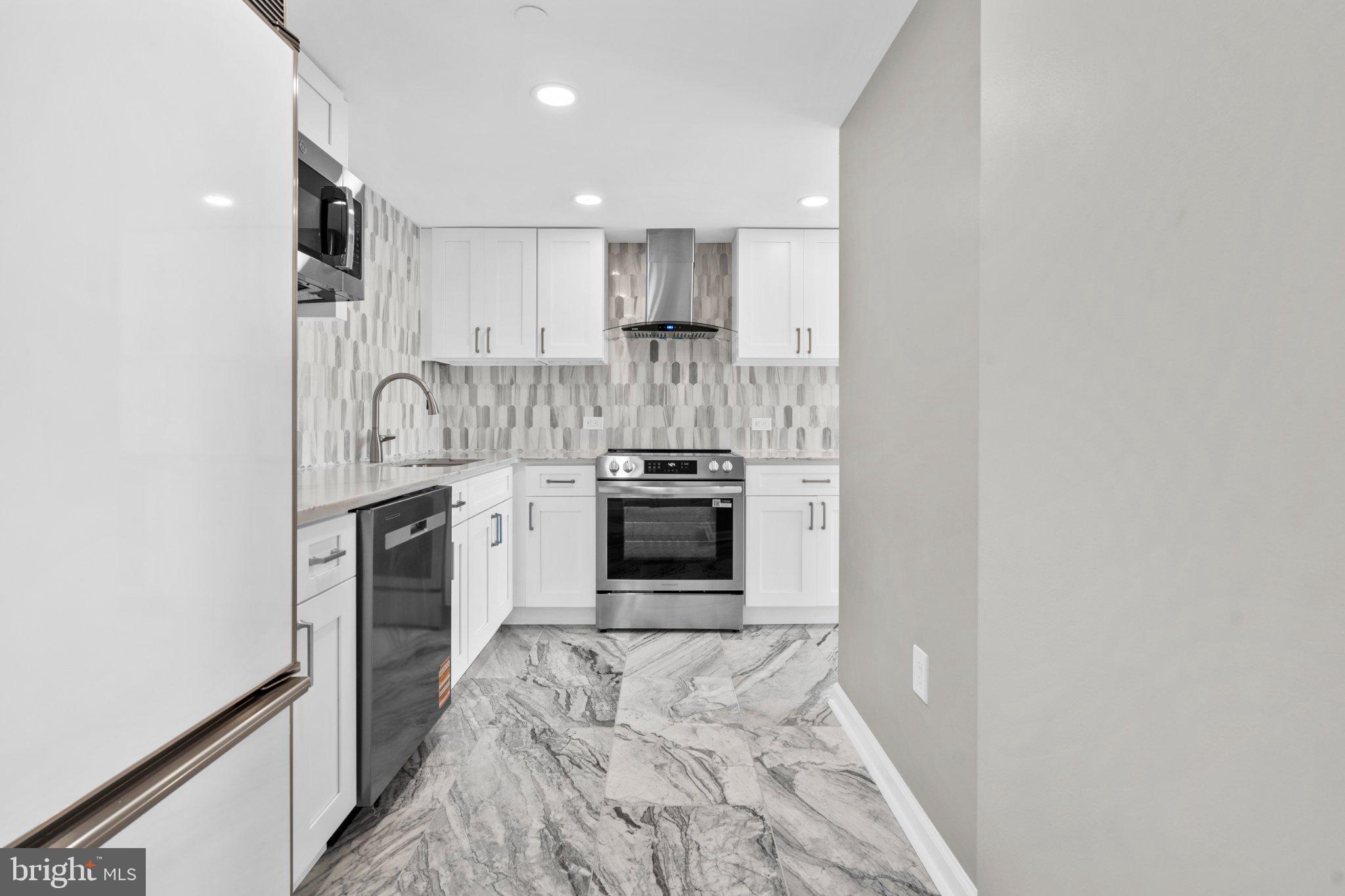 202 W RITTENHOUSE SQUARE 1704