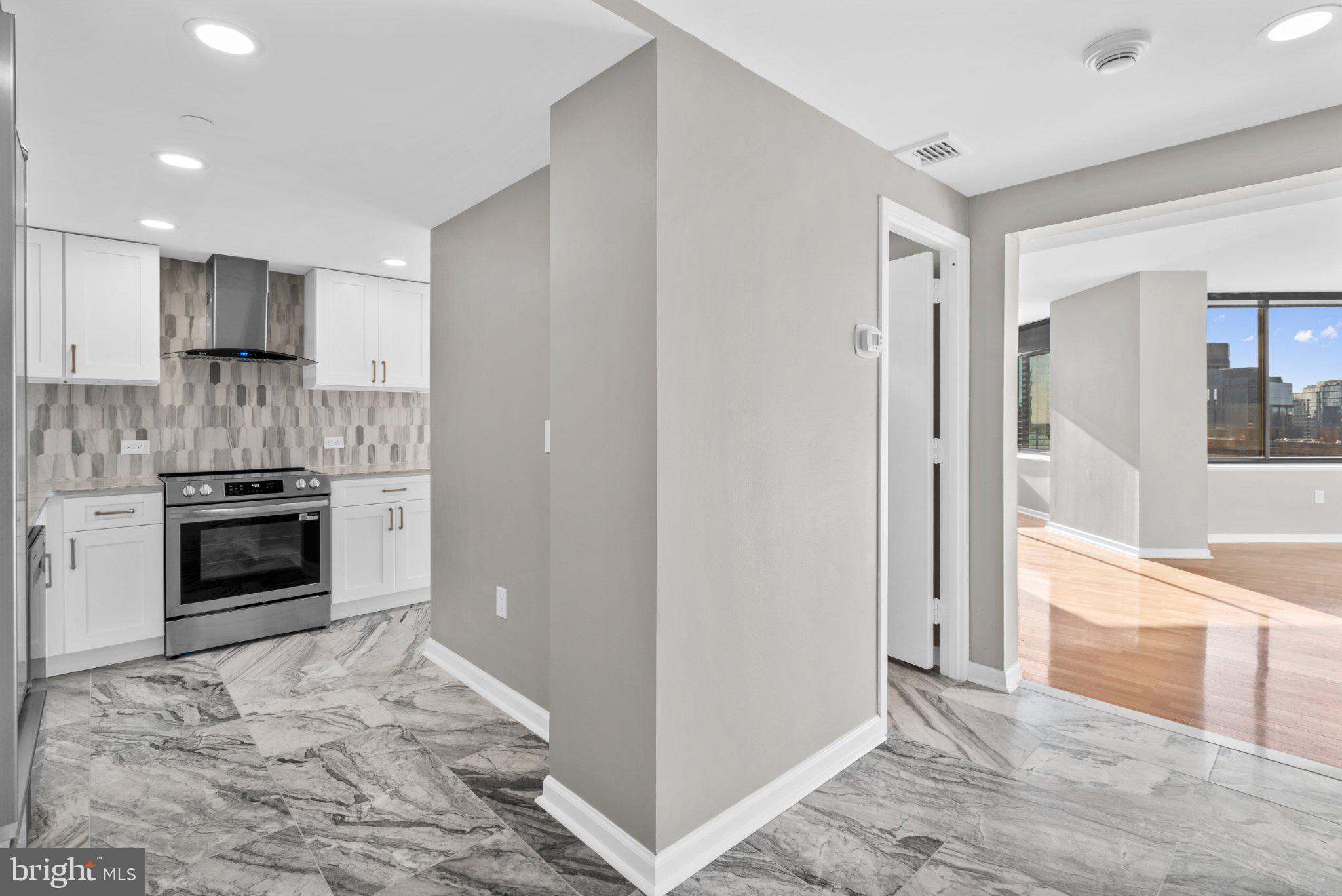 202 W RITTENHOUSE SQUARE 1704