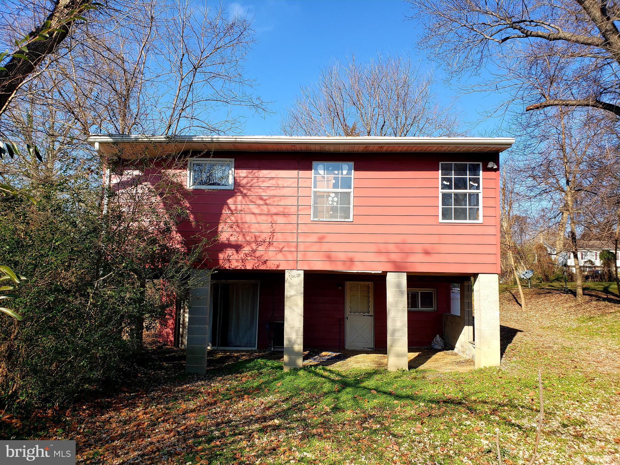 LONGVIEW BEACH - Residential