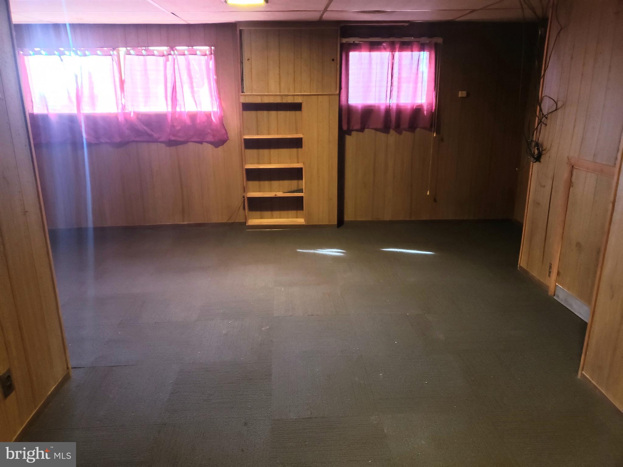 LONGVIEW BEACH - Residential