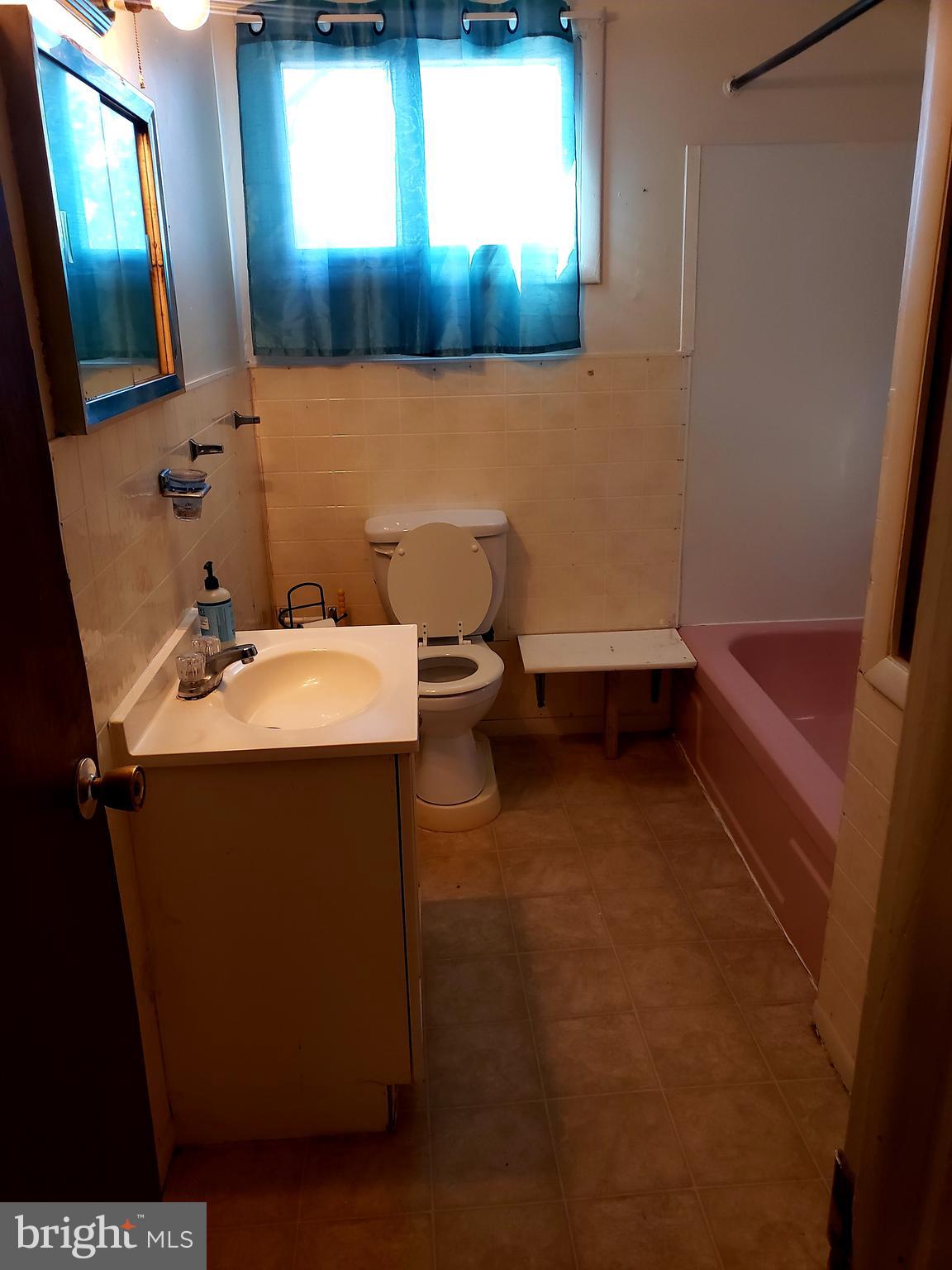 LONGVIEW BEACH - Residential