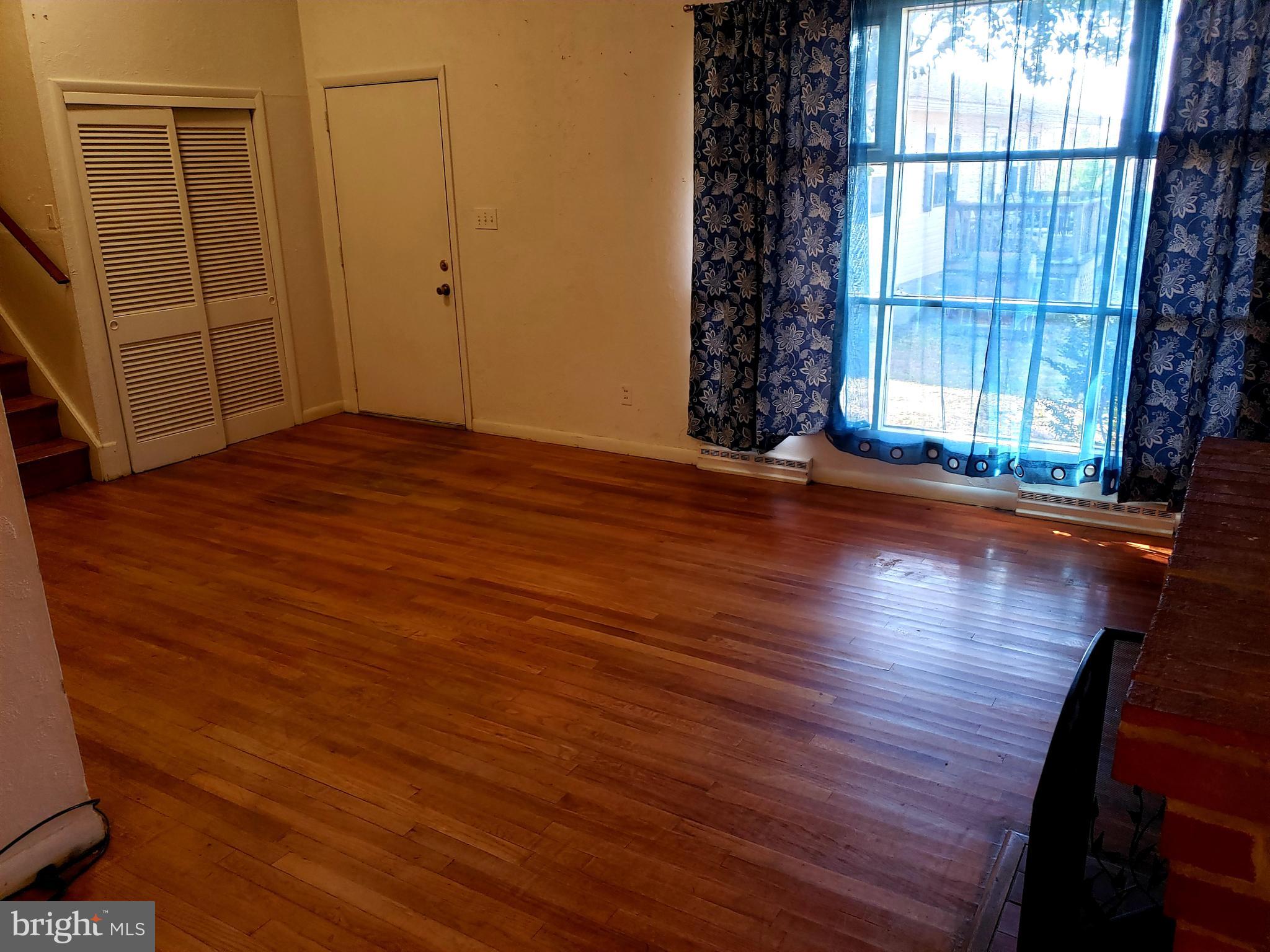 LONGVIEW BEACH - Residential