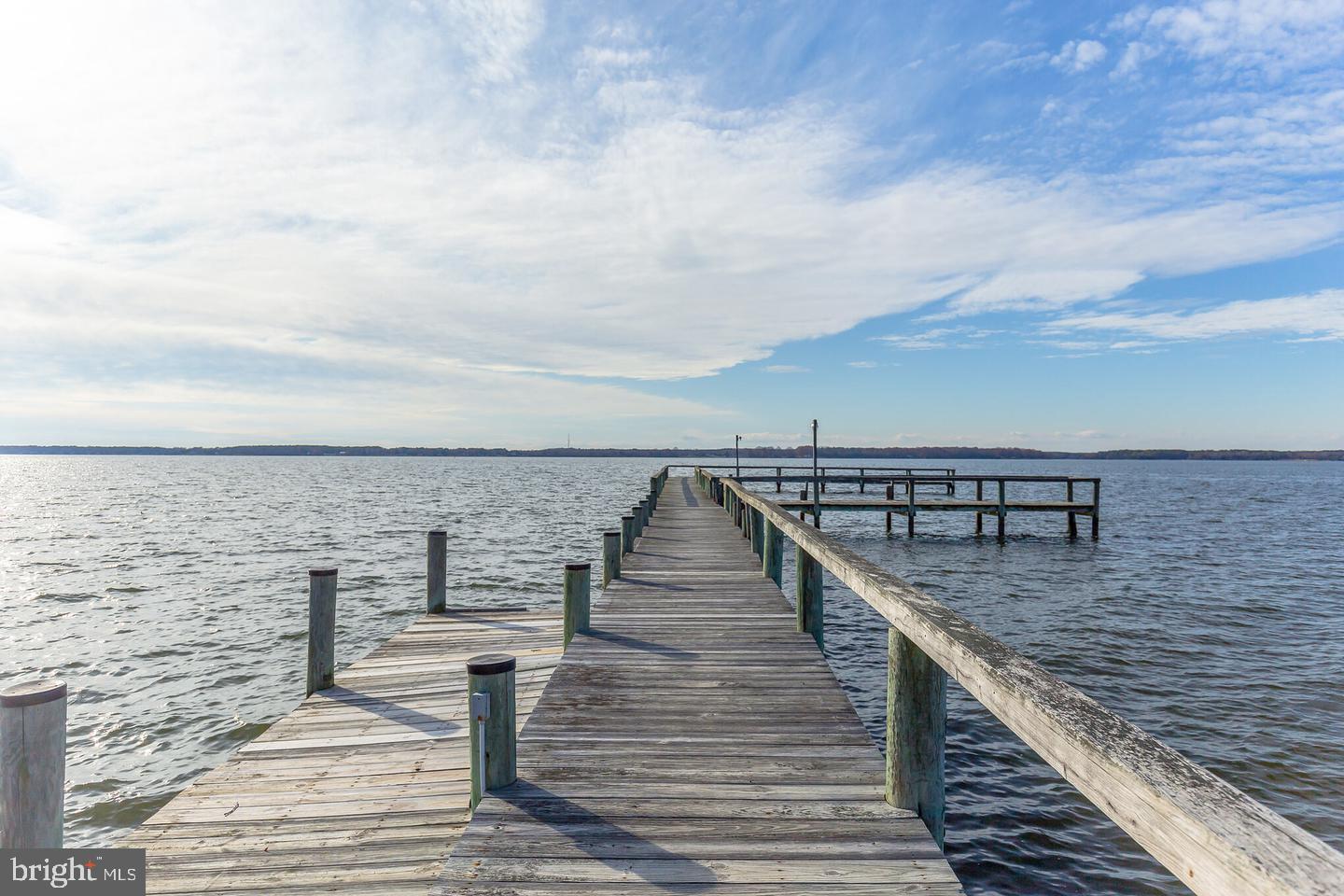 LONGVIEW BEACH - Residential