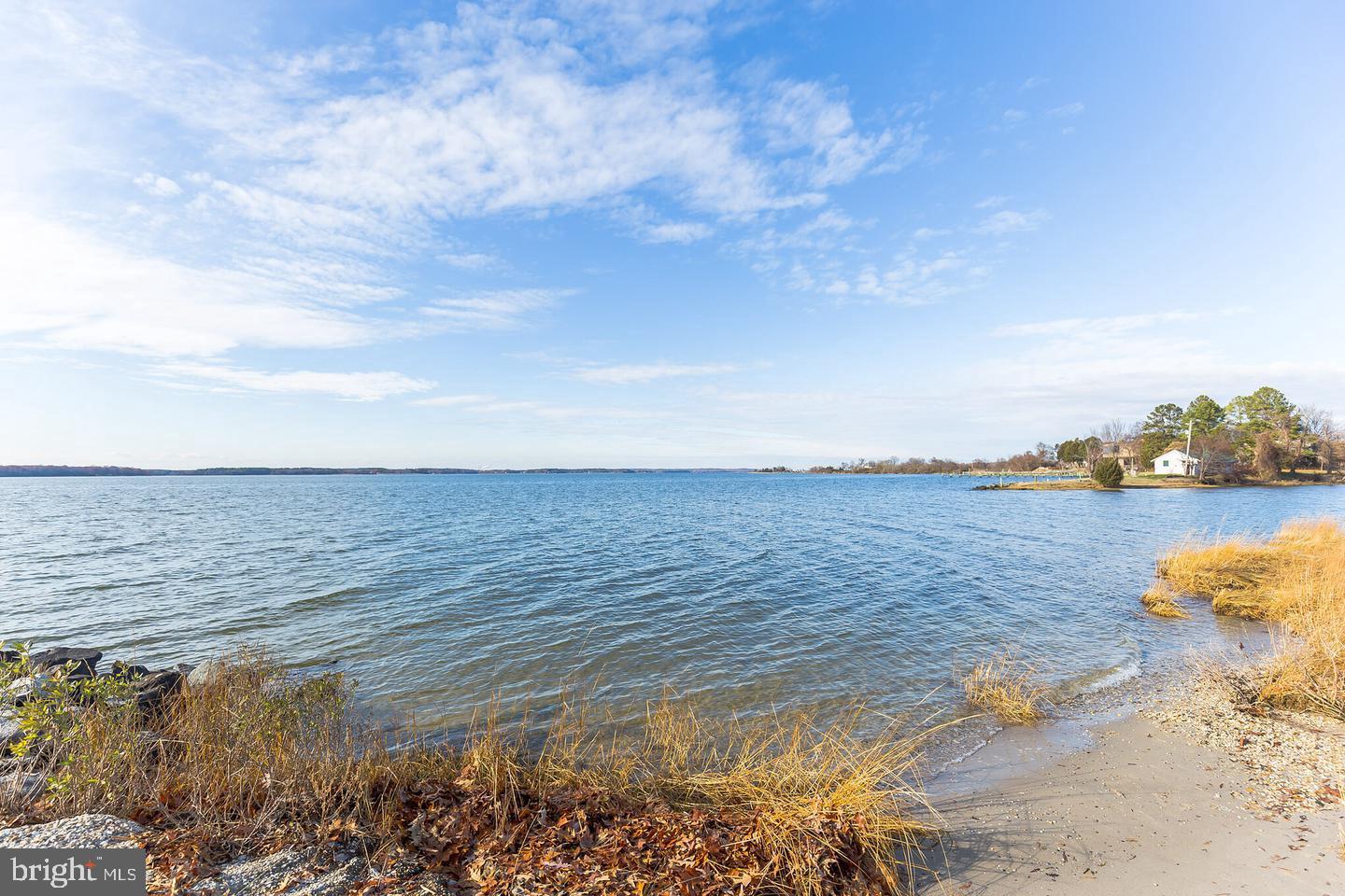 LONGVIEW BEACH - Residential