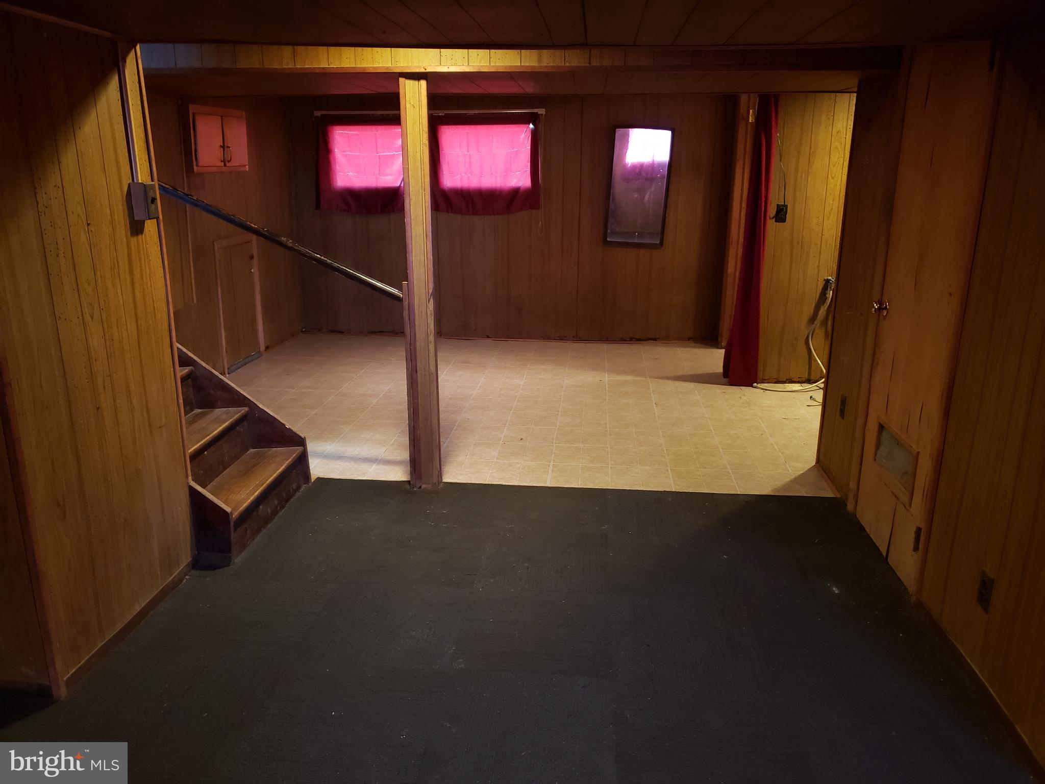 LONGVIEW BEACH - Residential