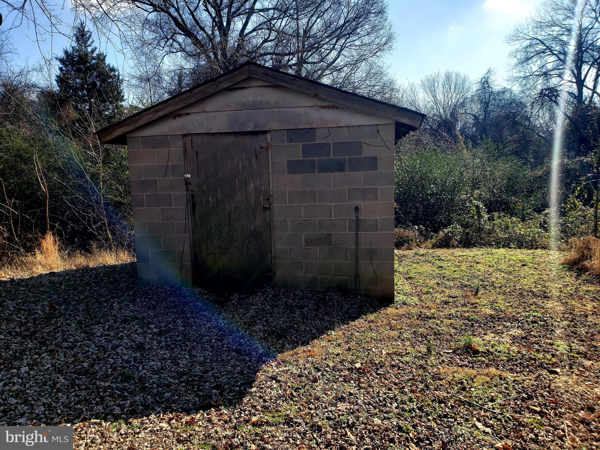 LONGVIEW BEACH - Residential