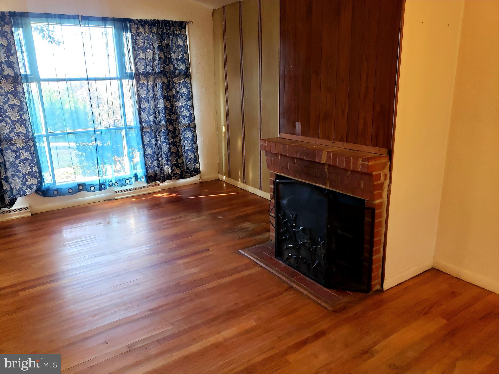 LONGVIEW BEACH - Residential