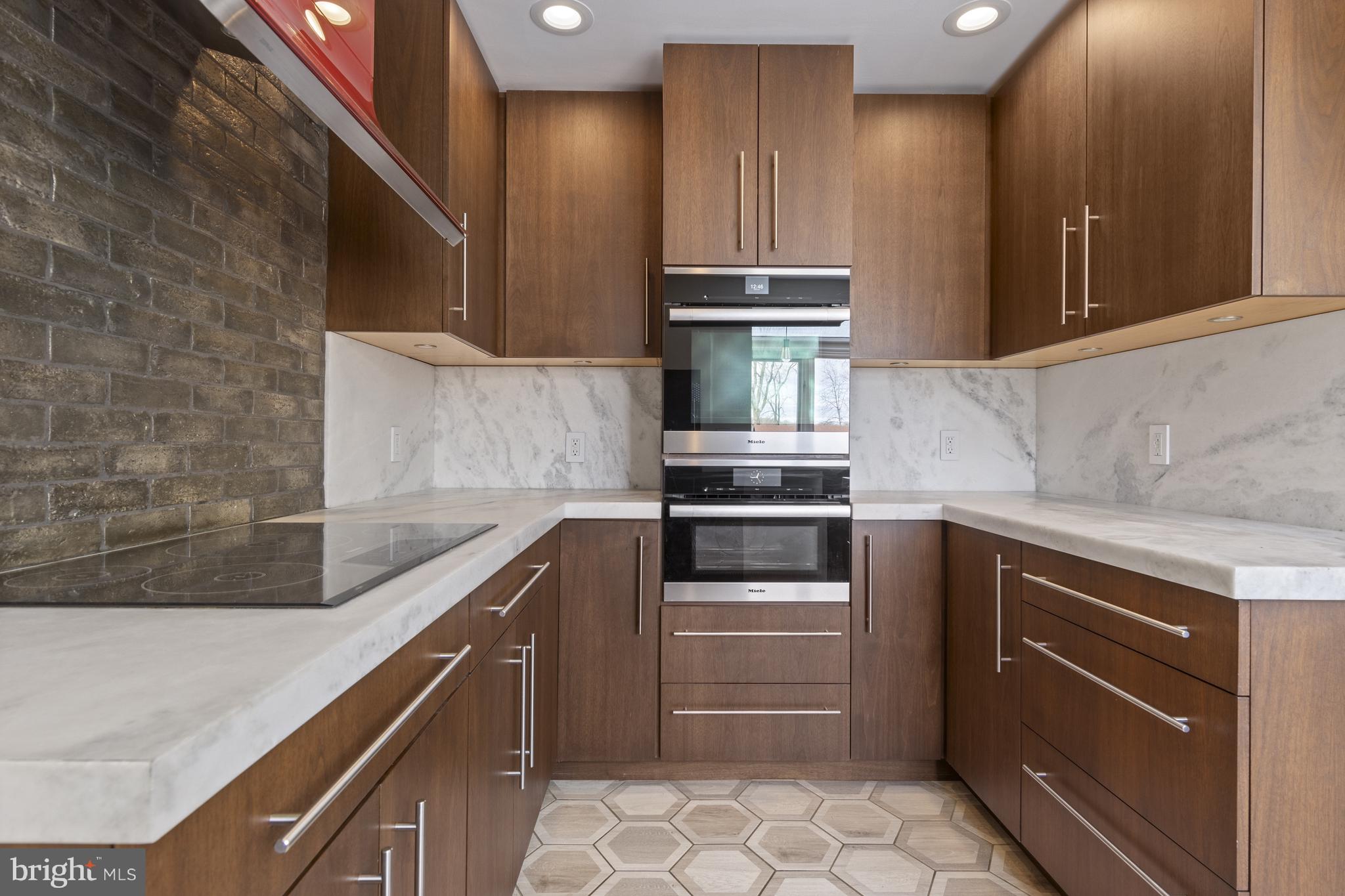 BUCKTOE HILLS - Residential