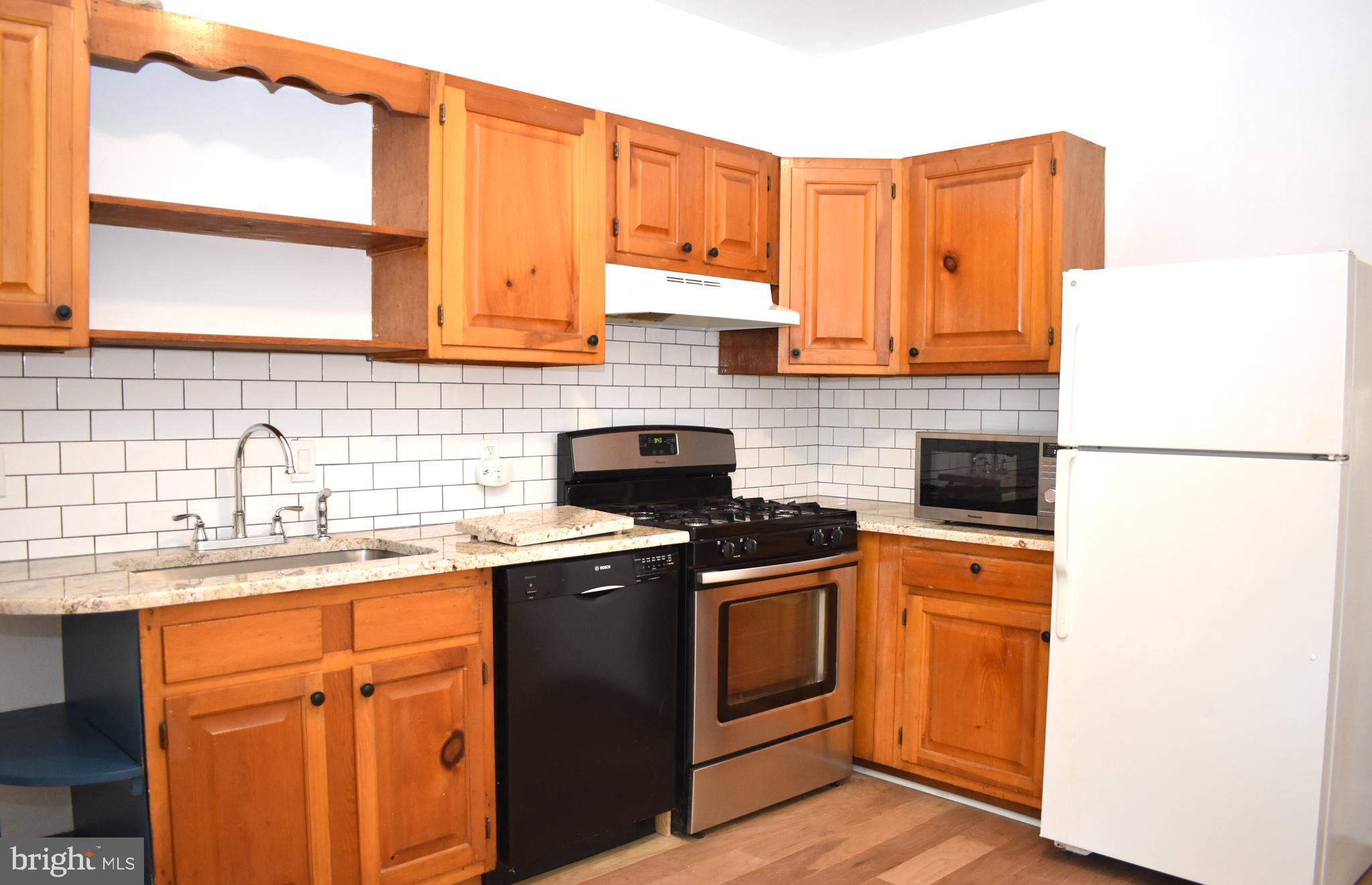 Come check out this stylish and elegant recently renovated 3 BR Northern Liberties apartment! The unit boasts new hardwood flooring and granite countertops. On the entry level you will find the kitchen, bathroom and large living room. The in unit washer & dryer will spare you the dreaded trip to the Laundromat. Upstairs are the three amply sized bedrooms. The location can't be beat. Steps away from all that Northern Liberties has to offer as well as a short walk to Fishtown, Olde Kensington and the Spring Arts/Loft District. Cats are permitted on a case by case basis with a non refundable pet deposit. Available for a May 1st move in. This one won't last so schedule your showing today!