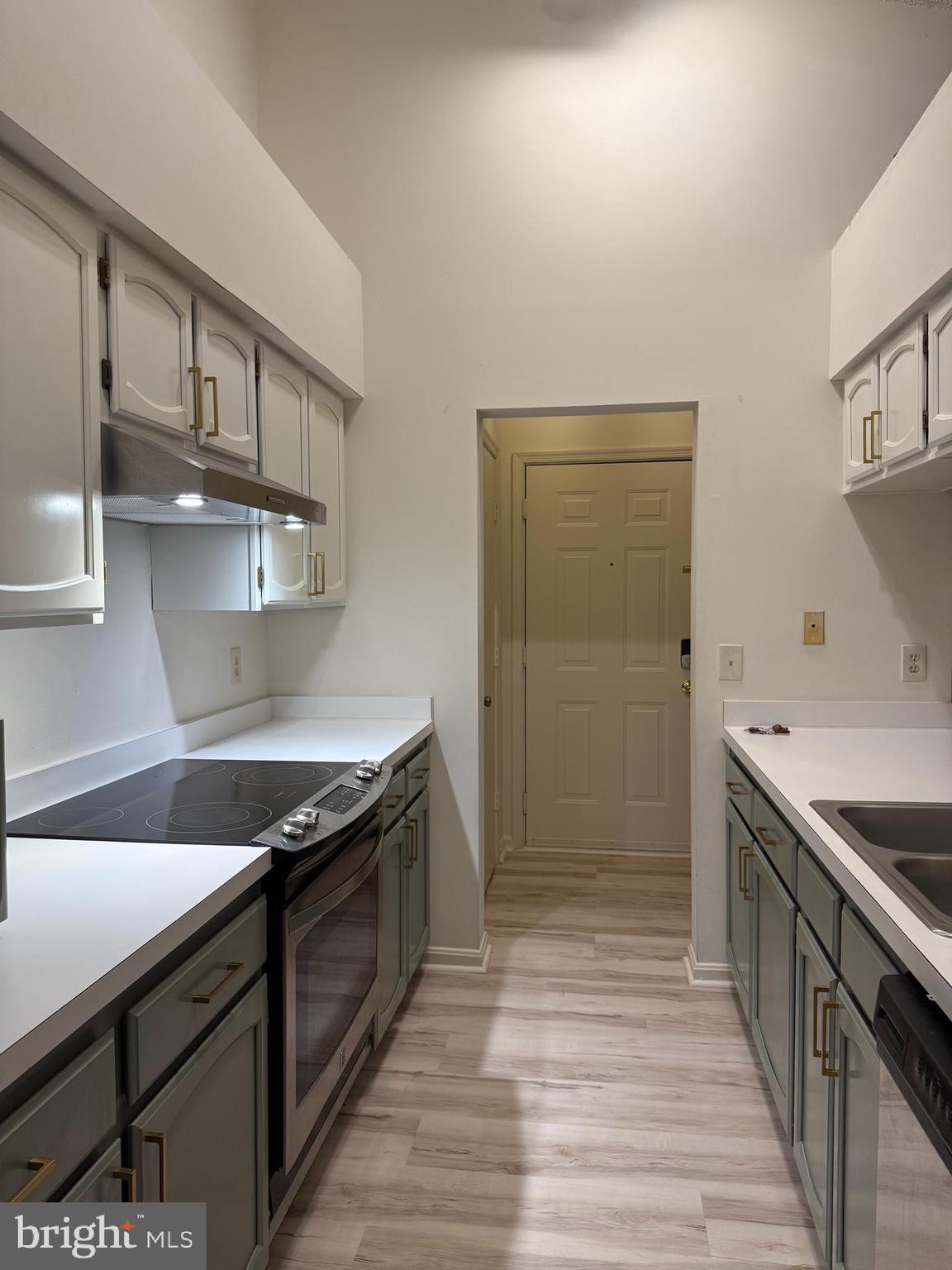 2601 CAMELBACK LANE 12
