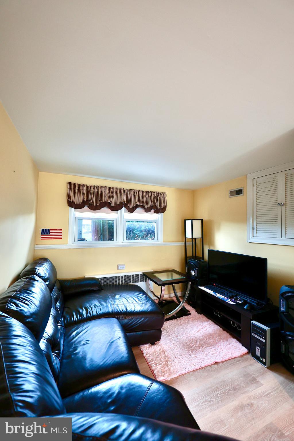 PHILADELPHIA (NORTHEAST) - Residential