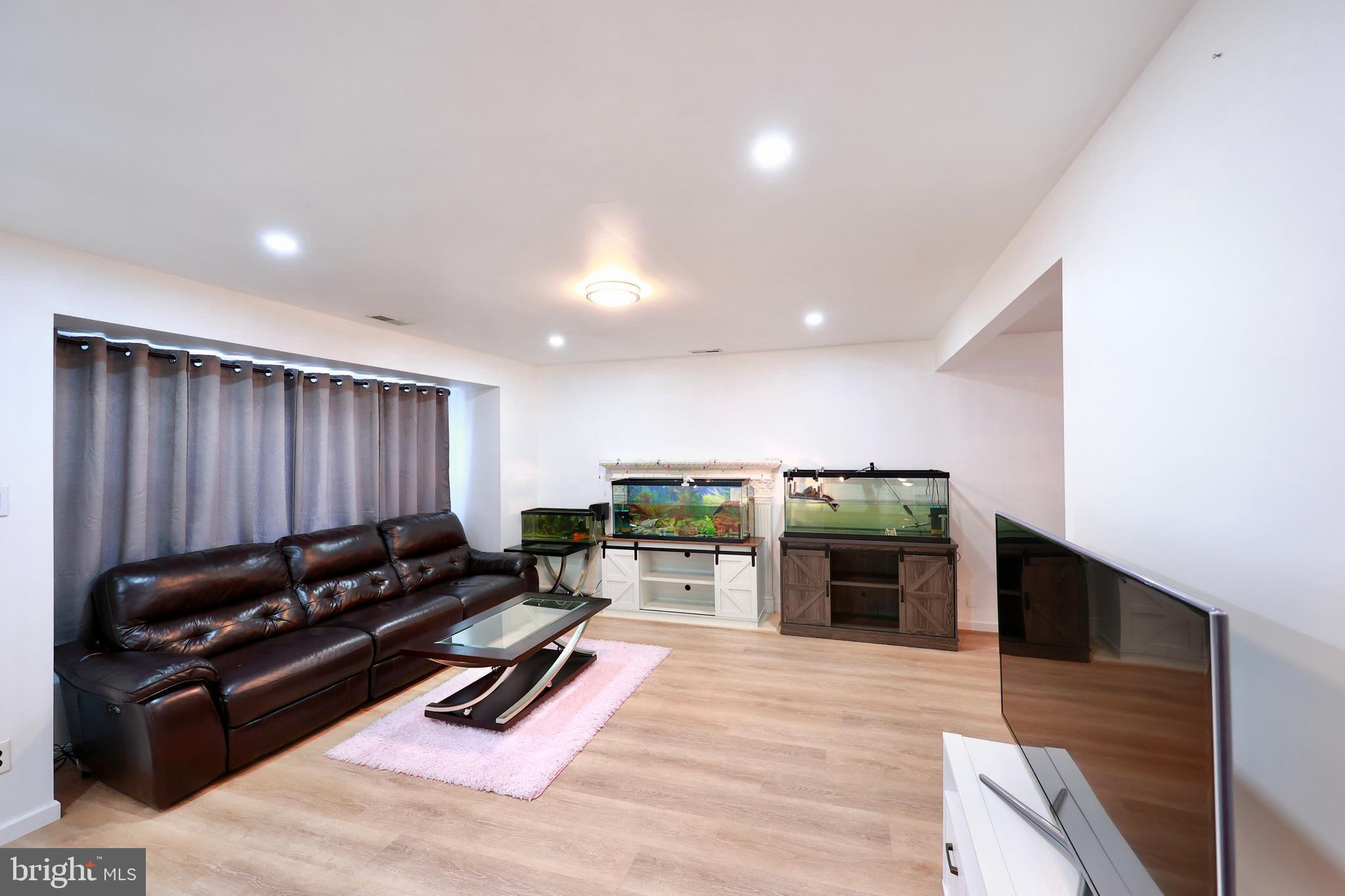 PHILADELPHIA (NORTHEAST) - Residential