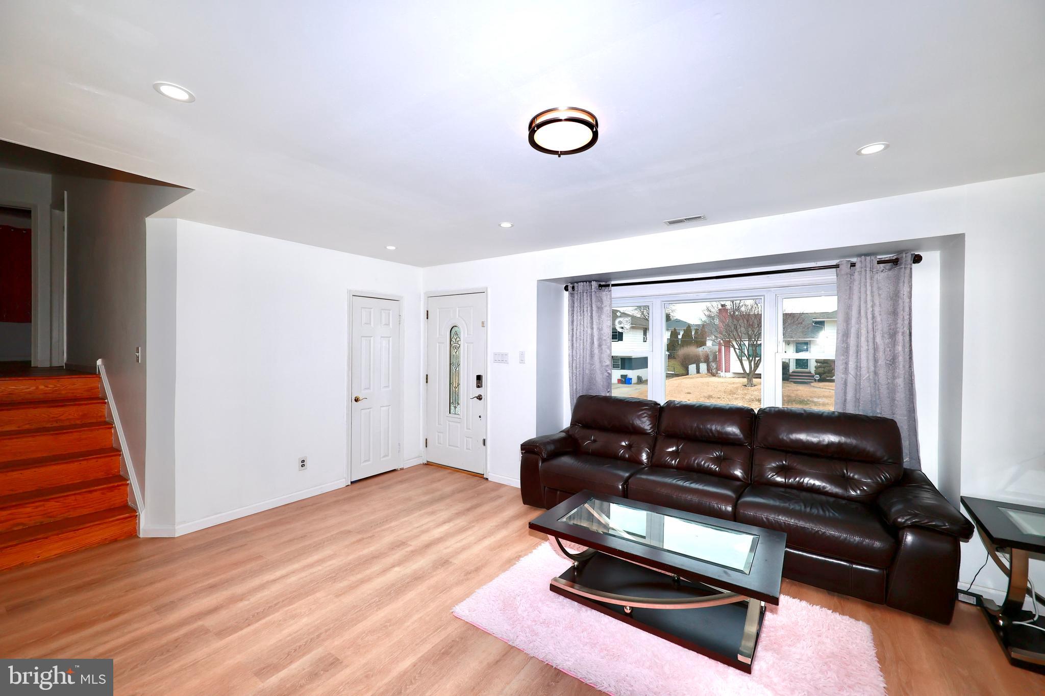 PHILADELPHIA (NORTHEAST) - Residential