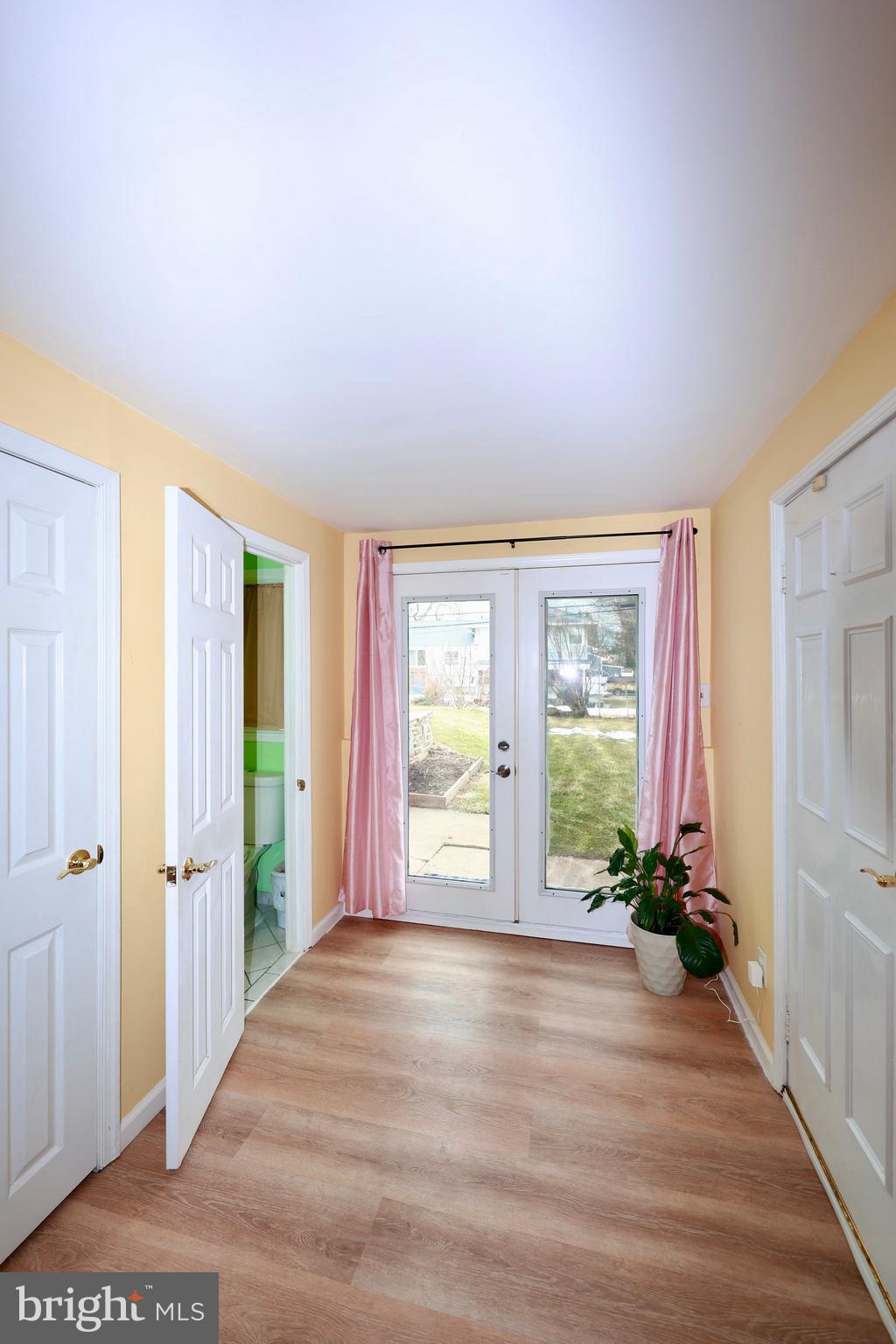 PHILADELPHIA (NORTHEAST) - Residential