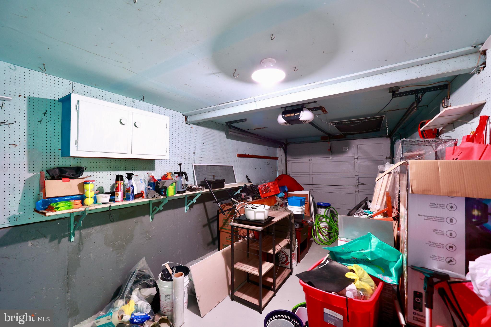 PHILADELPHIA (NORTHEAST) - Residential